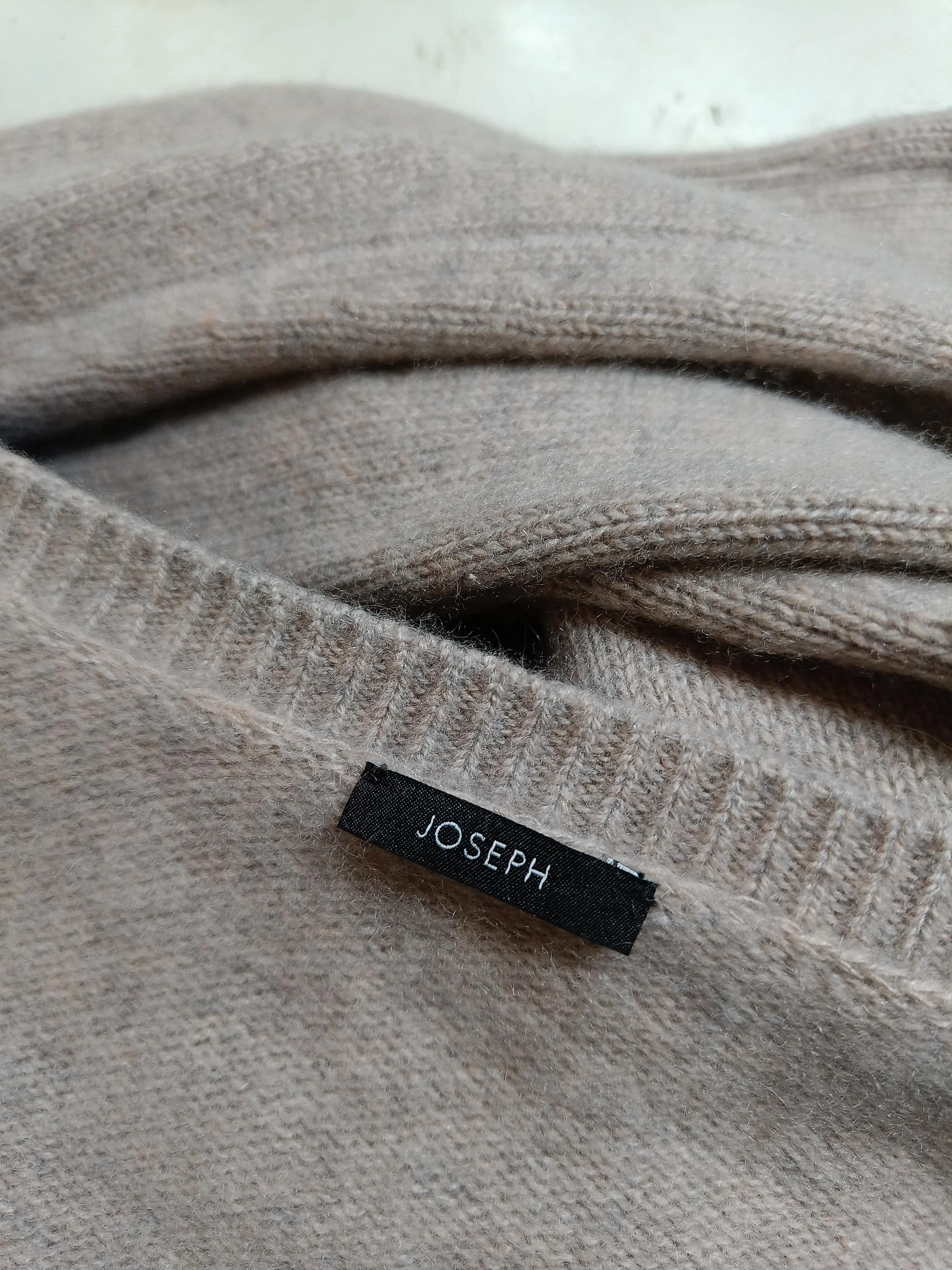 Joseph Women's Jumper L Tan 100% Cashmere V-Neck Pullover - Image 6