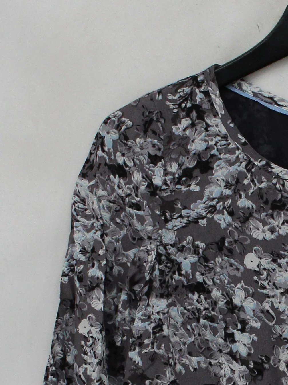 Joules Women's Top XS Grey Floral 100% Other 3/4 Sleeve Round Neck Basic - Image 4