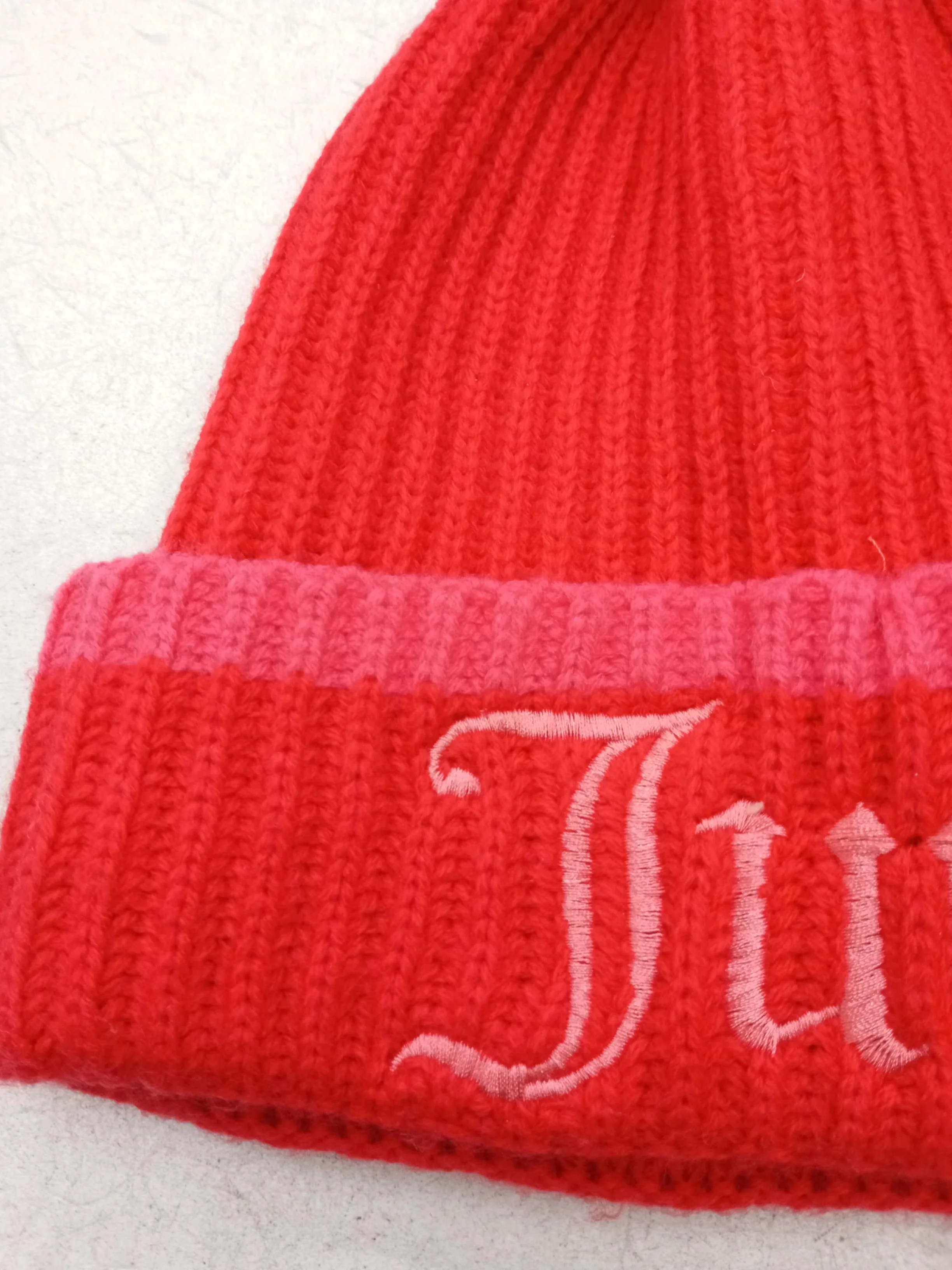 Juicy Couture Women's Hat M Red Graphic 100% Acrylic Beanie - Image 3