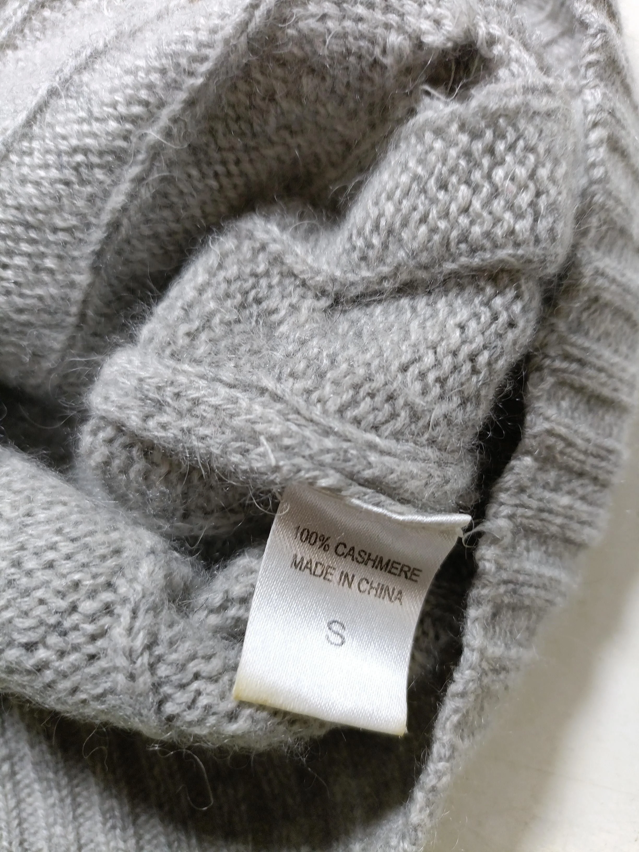 Juicy Couture Women's Hoodie S Grey 100% Cashmere Pullover - Image 8
