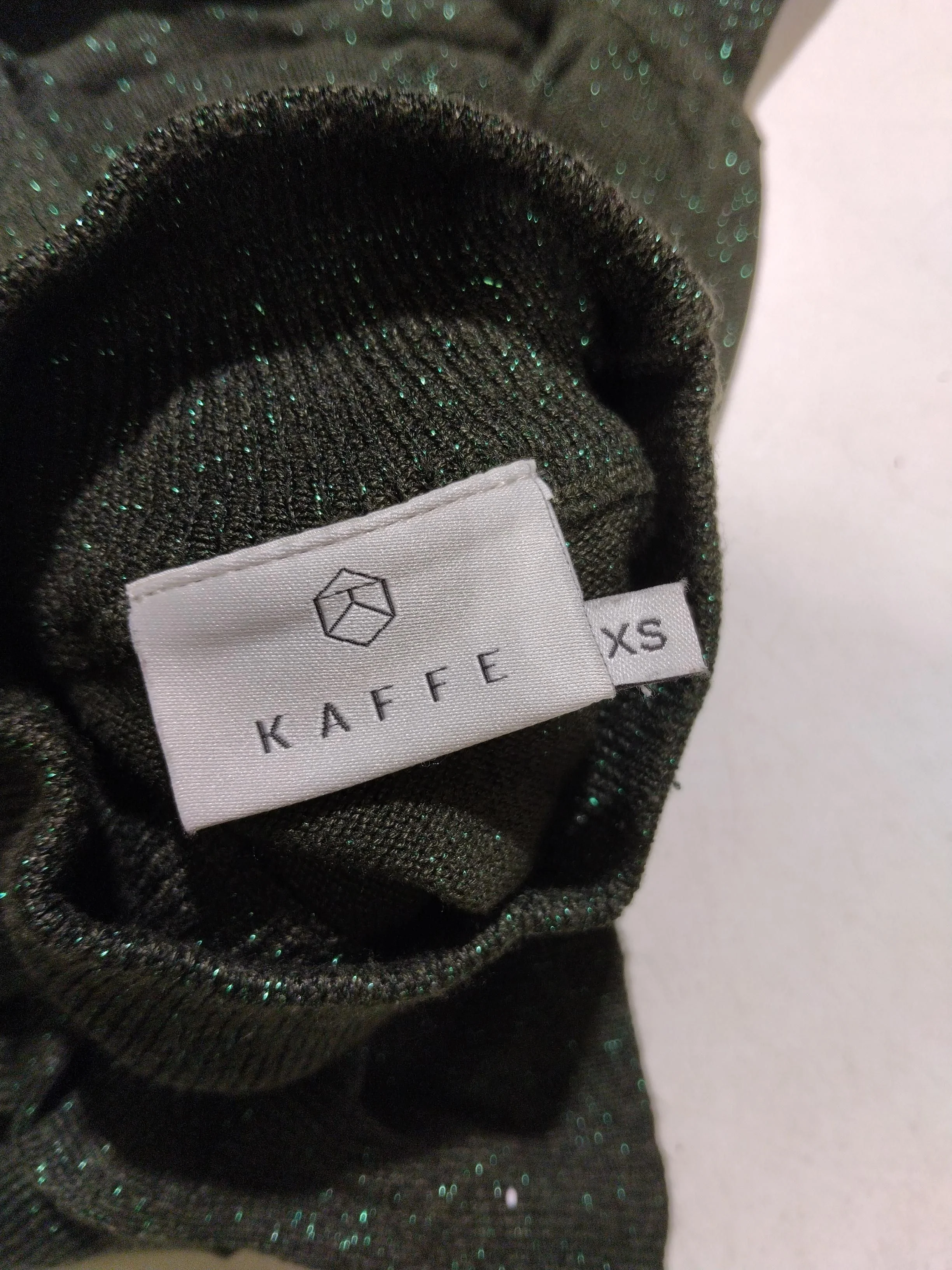 Kaffe Women's Top XS Green Viscose with Other Short Sleeve Mock Neck Basic - Image 5