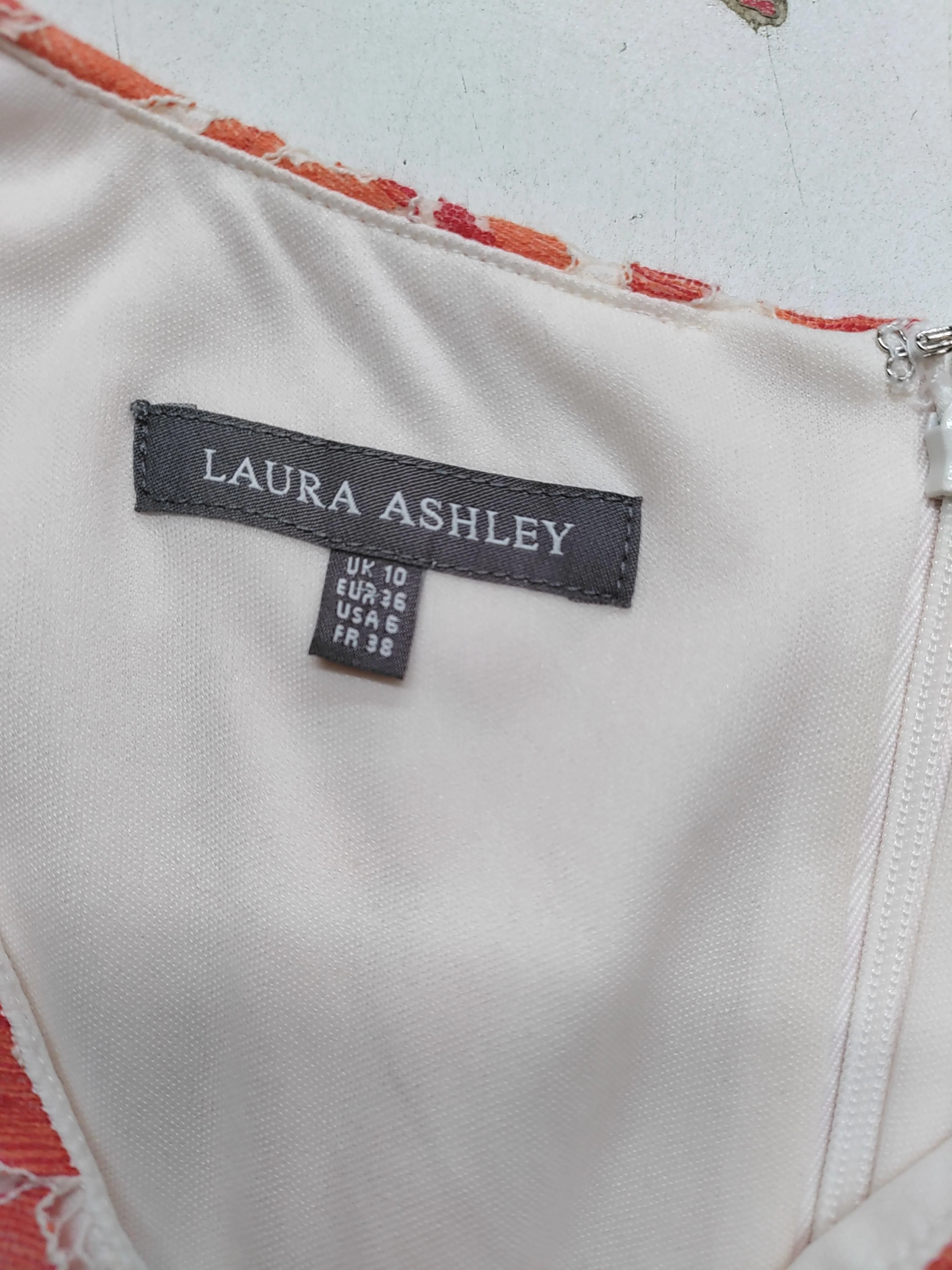 Laura Ashley Bodycon Midi Dress UK10 in Multi - Image 5