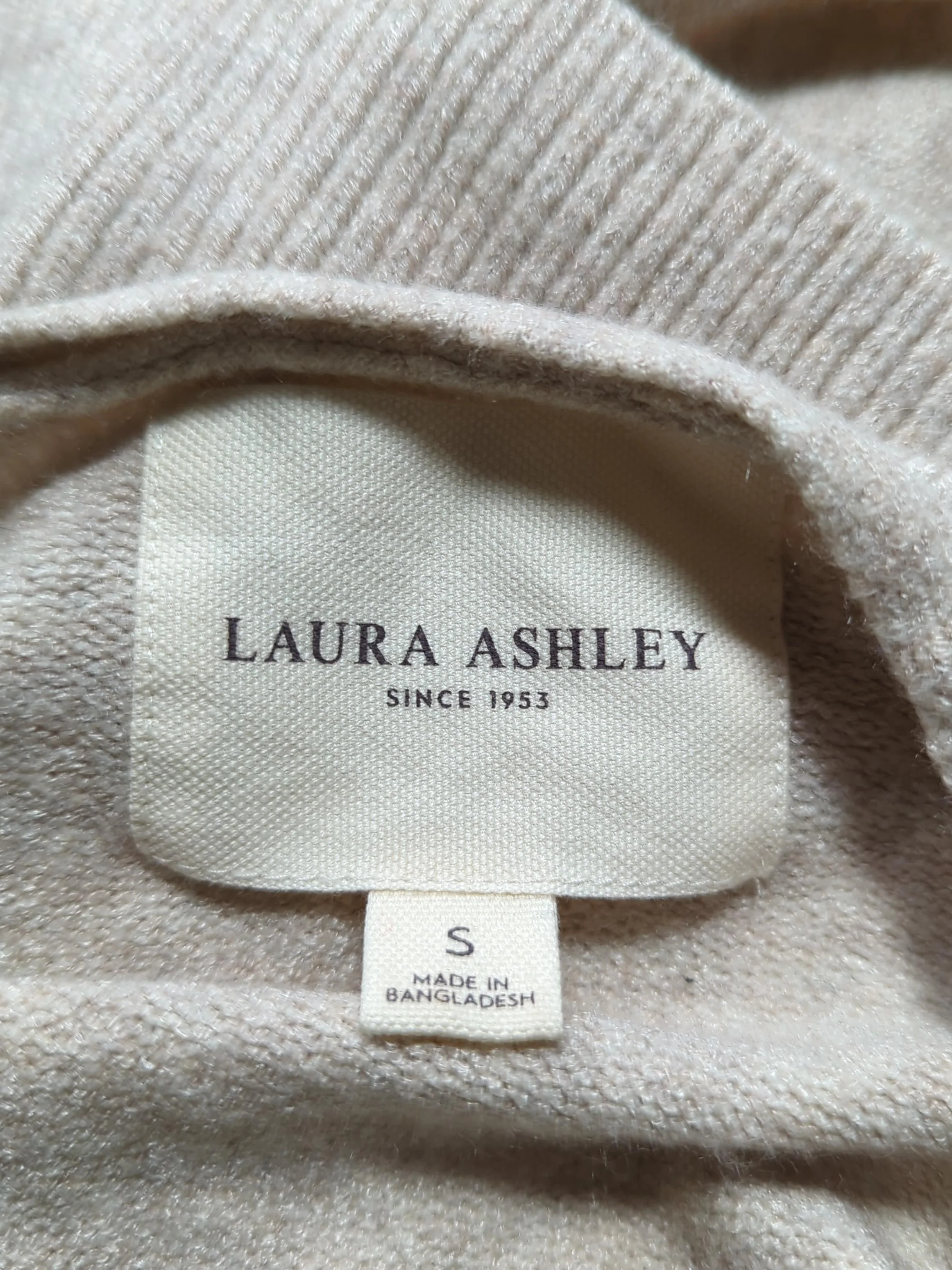 Laura Ashley Women's Cardigan S Cream Viscose with Nylon V-Neck Cardigan - Image 7
