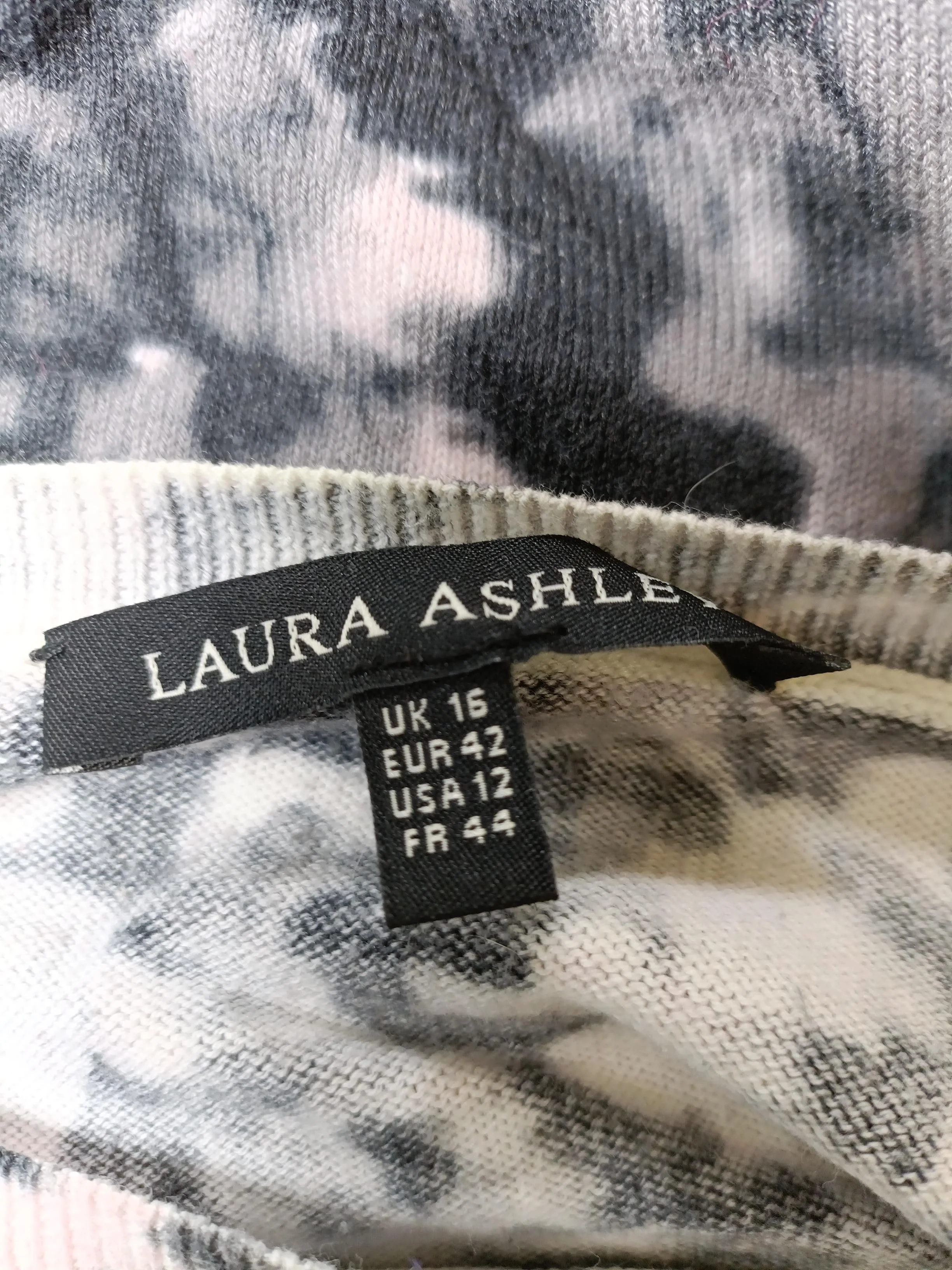 Laura Ashley Women's Jumper L Multi 100% Other V-Neck Pullover - Image 5