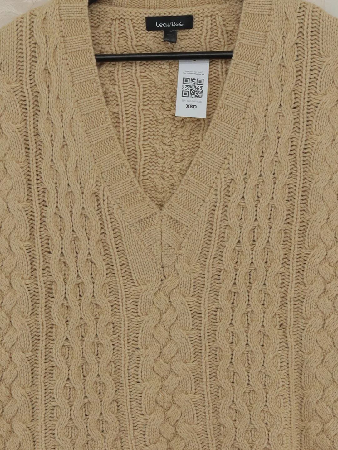 Lea & Viola Women's Jumper M Tan 100% Acrylic V-Neck Vest - Image 3