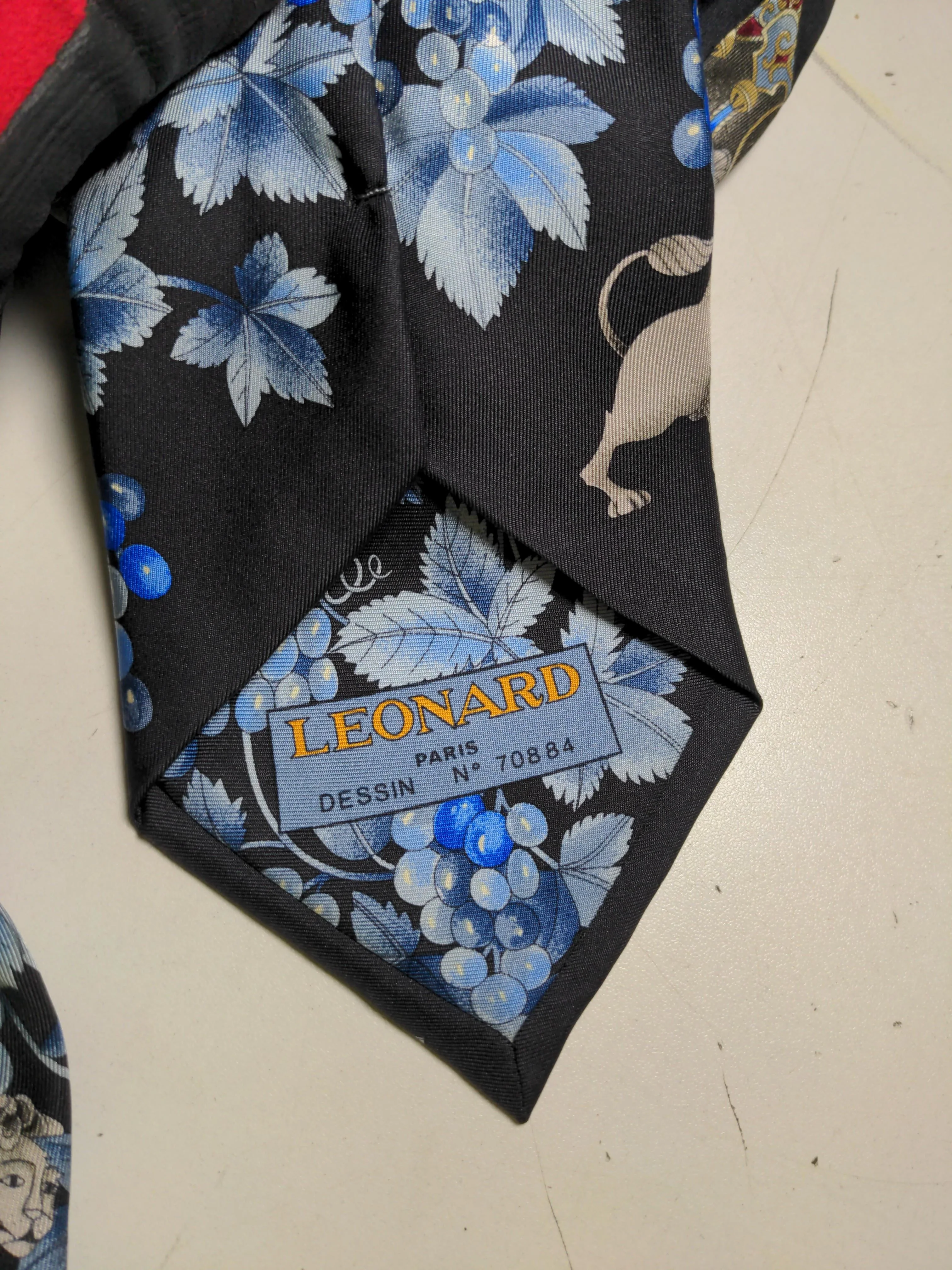 LEONARD Men's Tie Multi Animal Print 100% Silk - Image 5