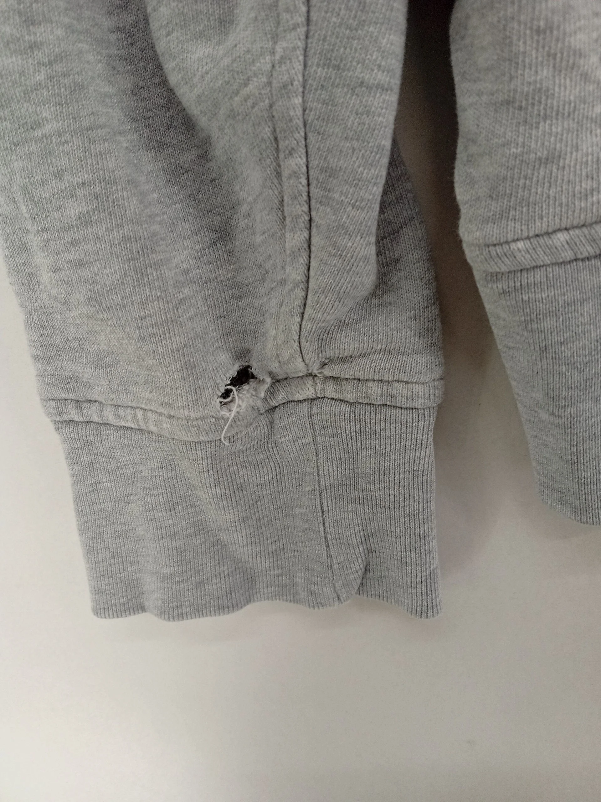 Levi’s Men's Hoodie L Grey 100% Cotton Pullover - Image 5