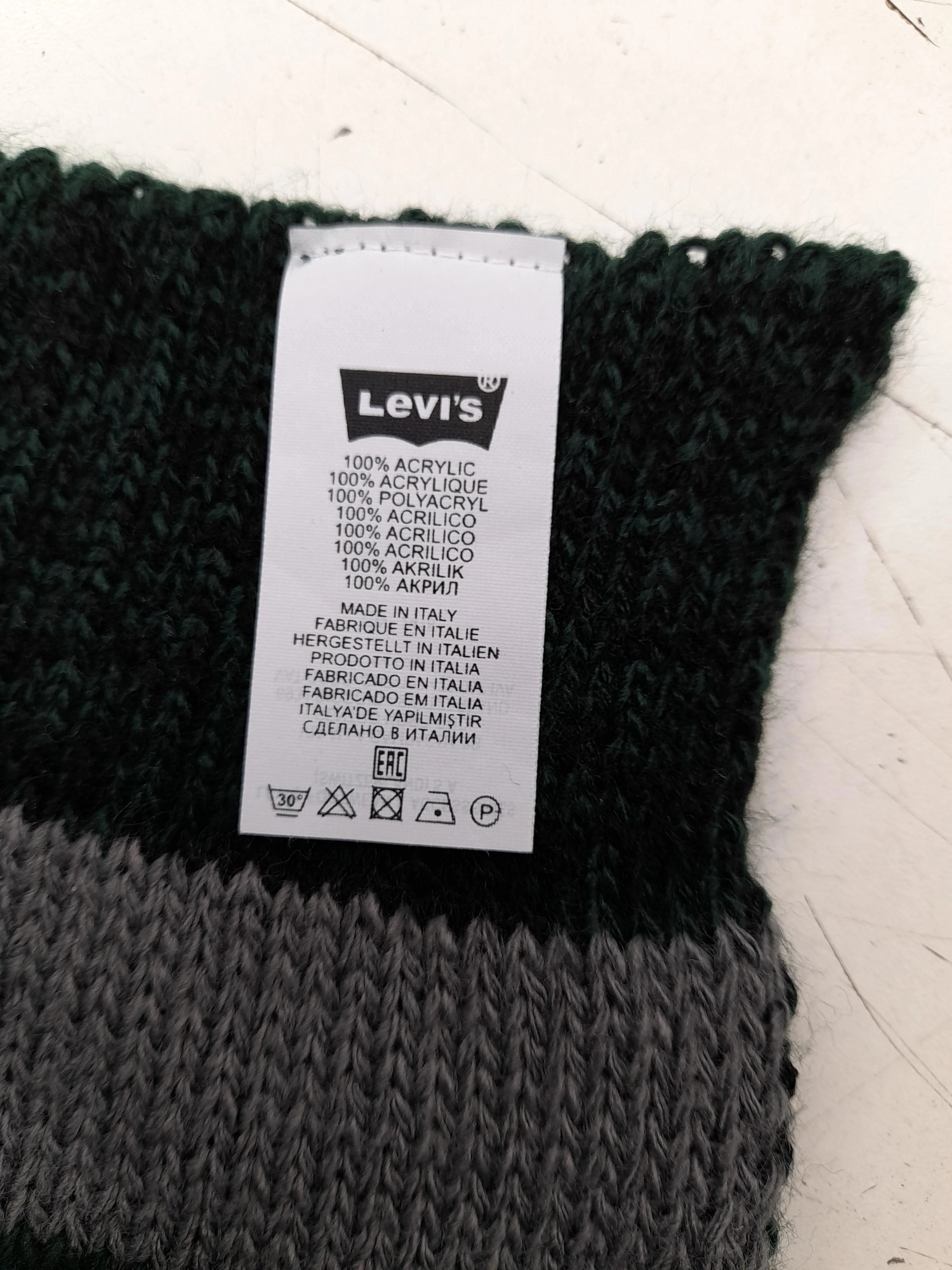 Levi’s Men's Scarf Multi Geometric 100% Acrylic Scarf - Image 6