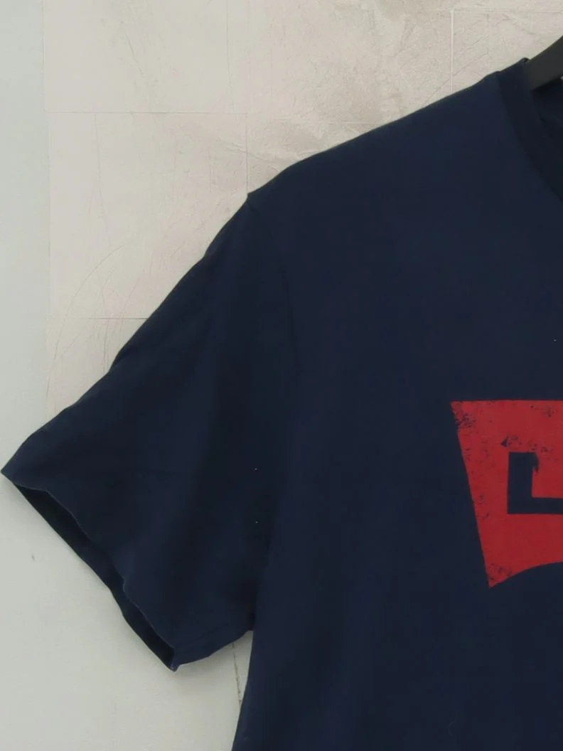 Levi’s Men's T-Shirt M Blue Graphic 100% Cotton Basic - Image 4
