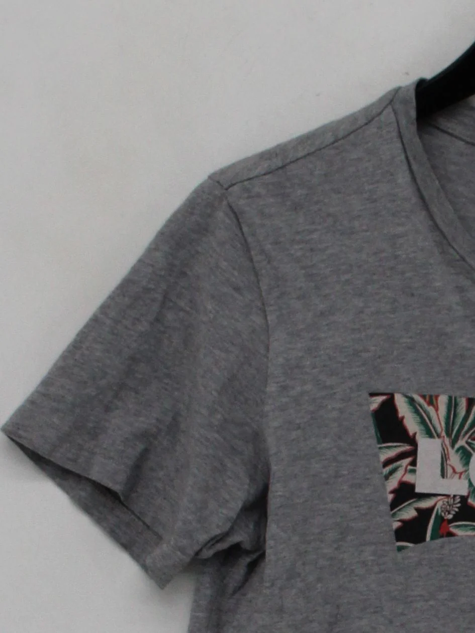 Levi’s Men's T-Shirt S Grey Graphic 100% Cotton Basic - Image 4