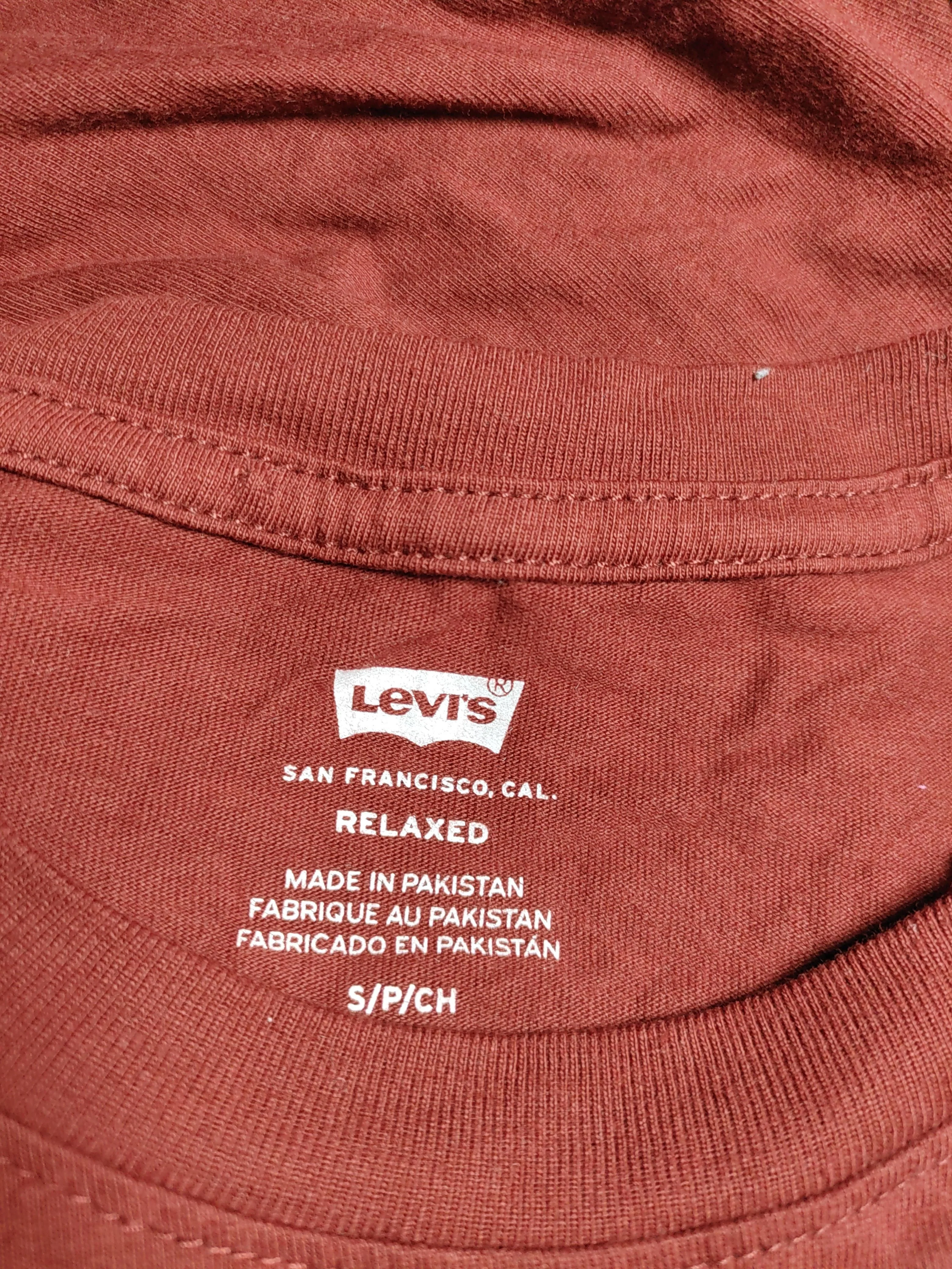 Levi’s Men's T-Shirt S Red Graphic 100% Cotton Basic - Image 6