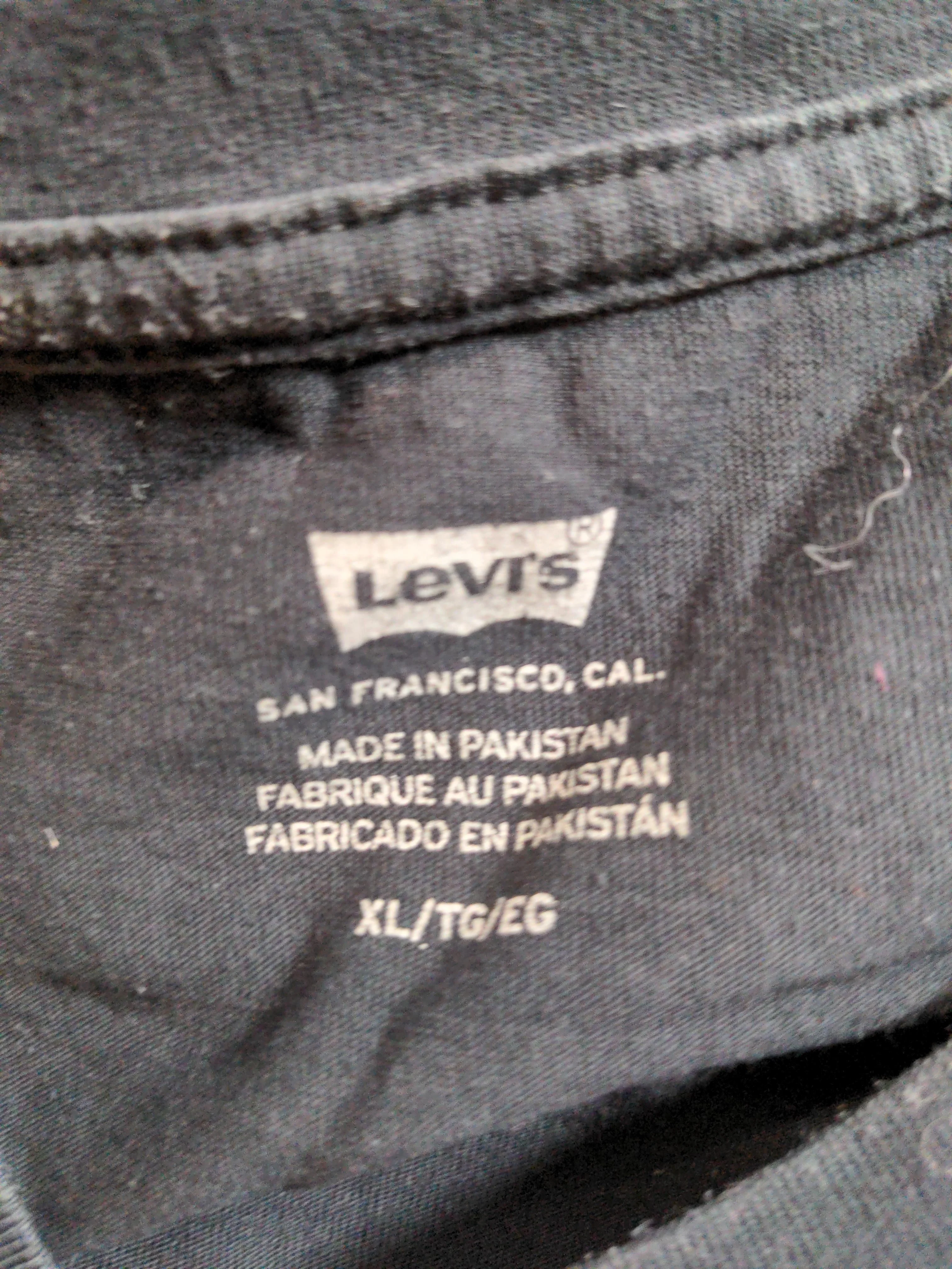 Levi’s Men's T-Shirt XL Black Graphic 100% Cotton Basic - Image 5