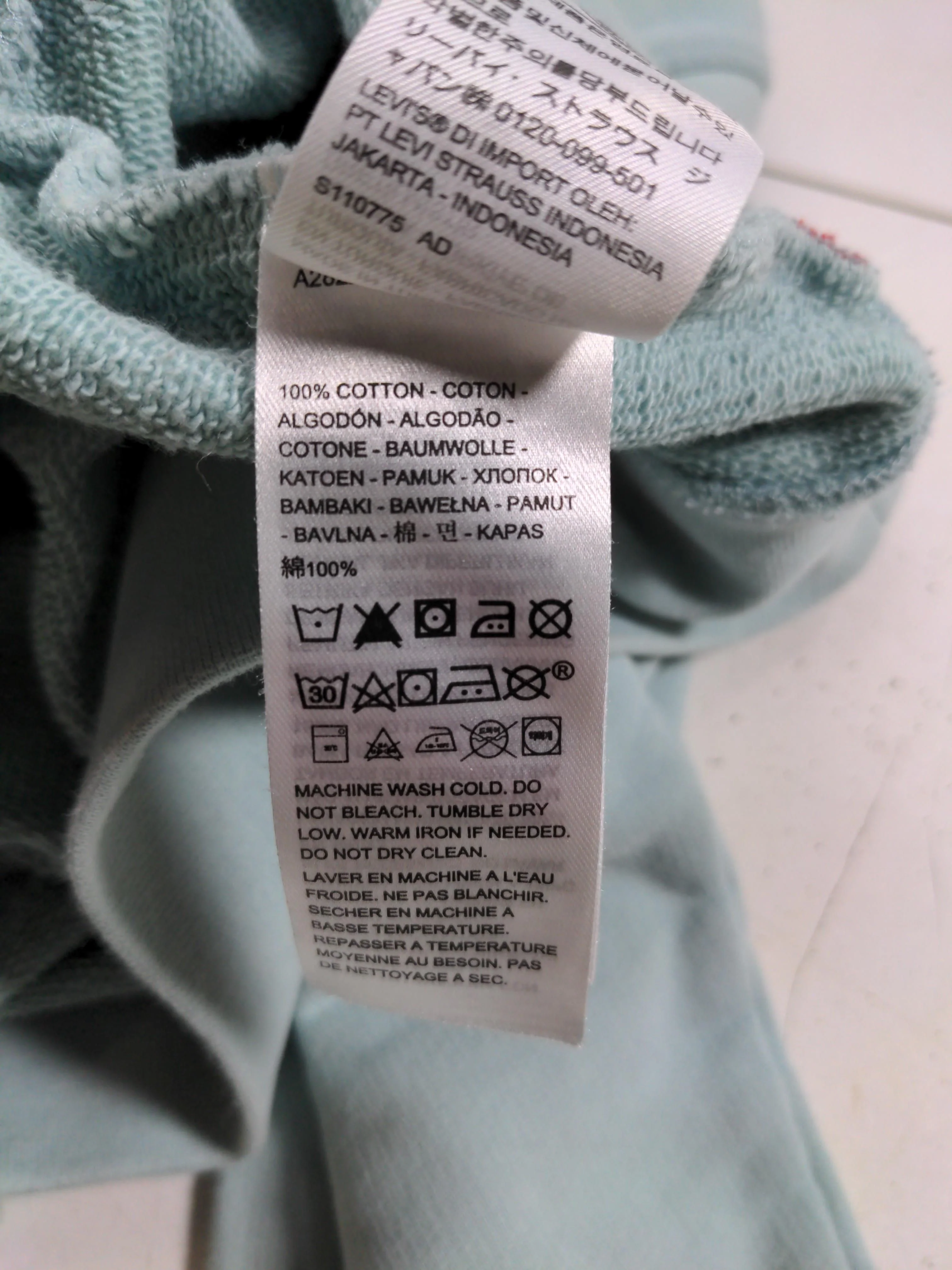Levi’s Women's Hoodie XL Blue Graphic 100% Cotton Pullover - Image 7