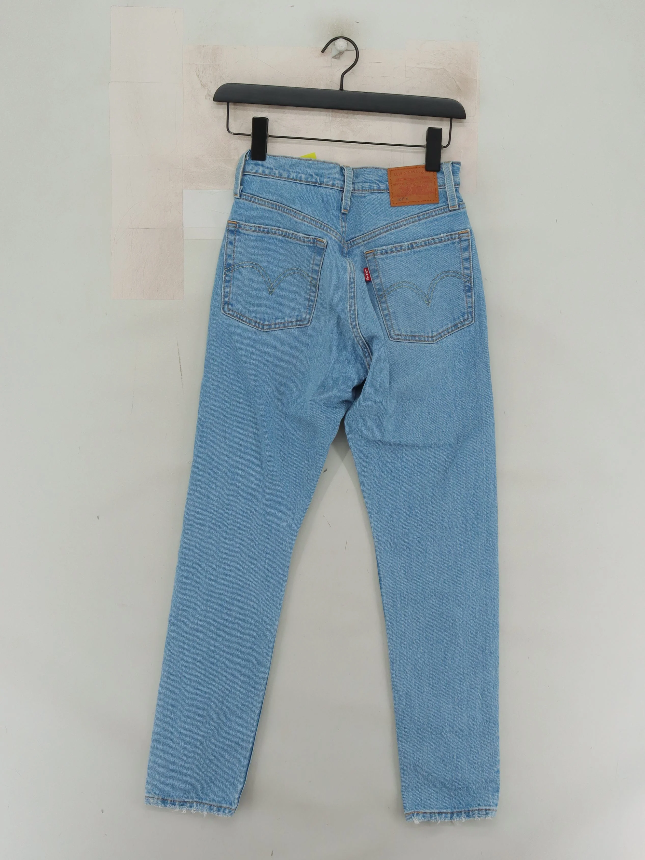 Levi’s Women's Jeans W 24 in; L 28 in Blue Cotton with Elastane Mom - Image 2