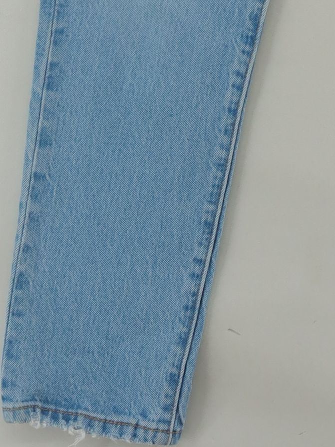 Levi’s Women's Jeans W 24 in; L 28 in Blue Cotton with Elastane Mom - Image 4