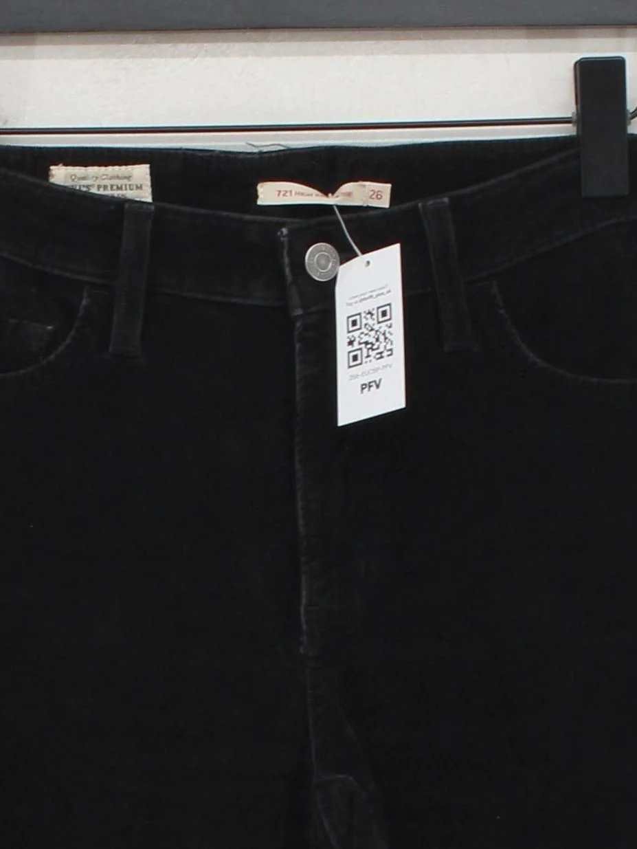 Levi’s Women's Jeans W 26 in Black Cotton with Elastane Skinny - Image 3