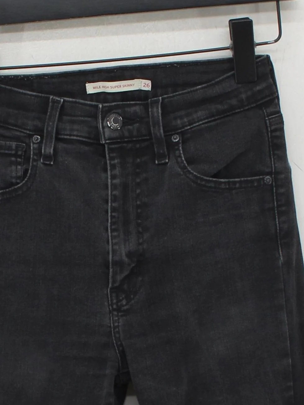 Levi’s Women's Jeans W 26 in Black Cotton with Polyester, Elastane Skinny - Image 3