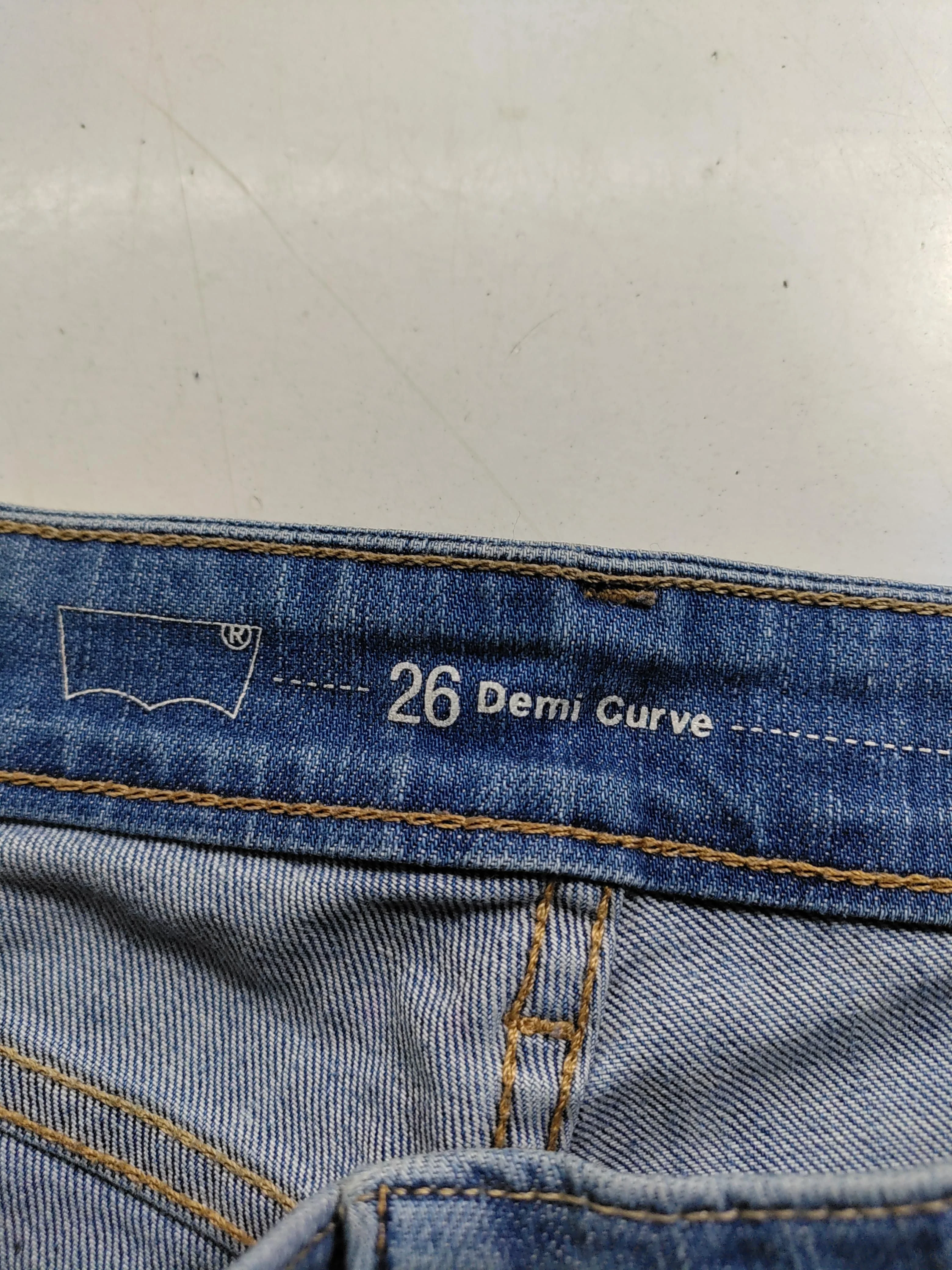 Levi’s Women's Jeans W 26 in Blue Cotton with Elastane Straight - Image 5