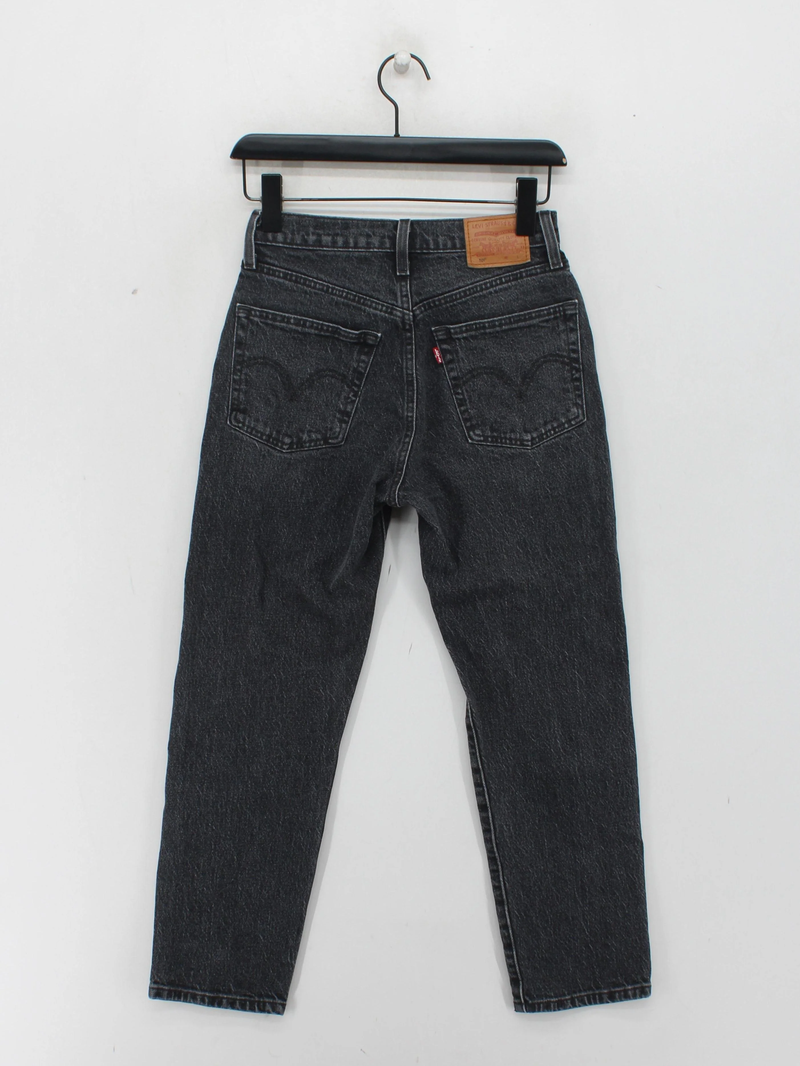 Levi’s Women's Jeans W 26 in; L 28 in Black Cotton with Elastane Mom - Image 2