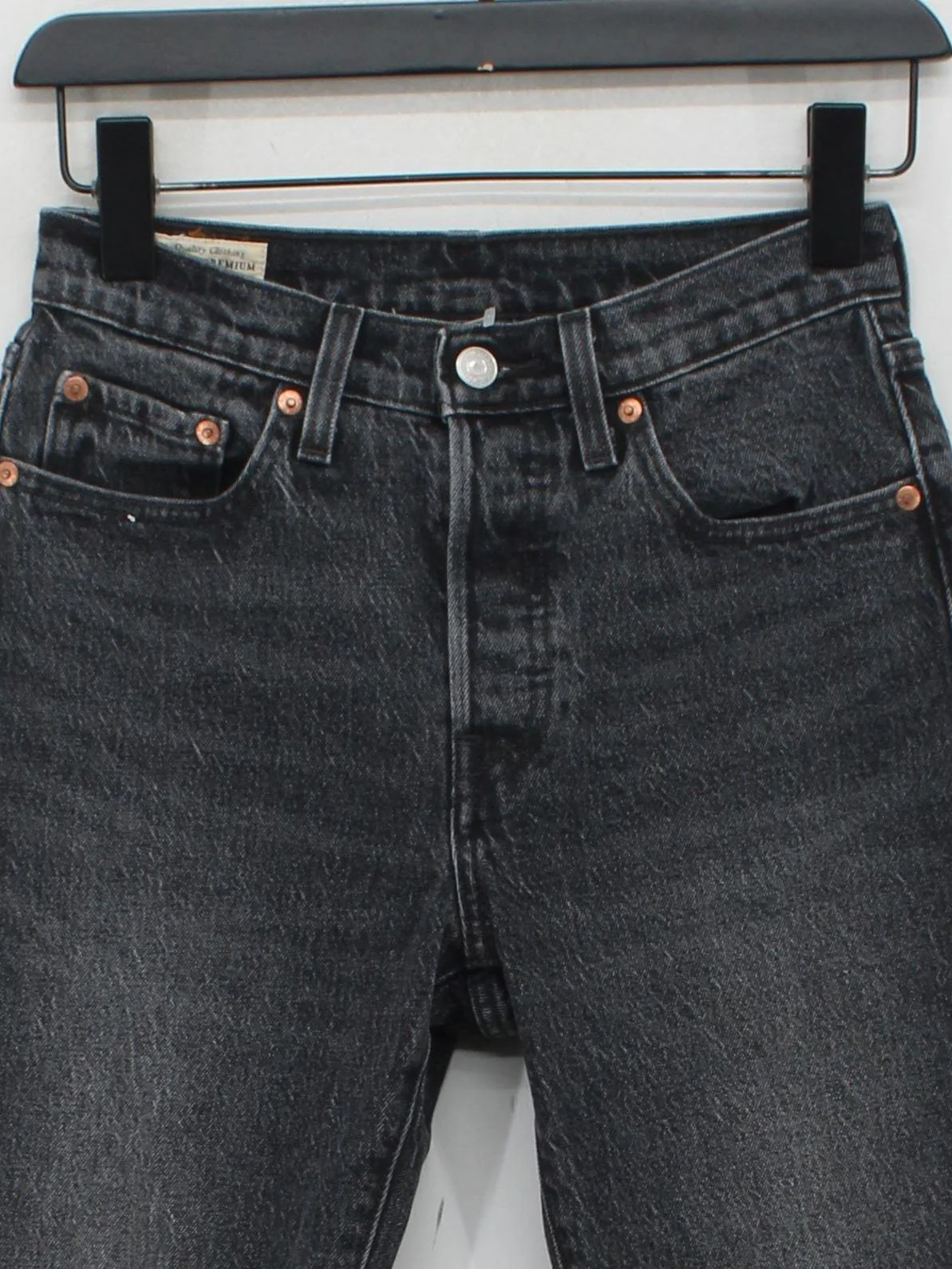 Levi’s Women's Jeans W 26 in; L 28 in Black Cotton with Elastane Mom - Image 3