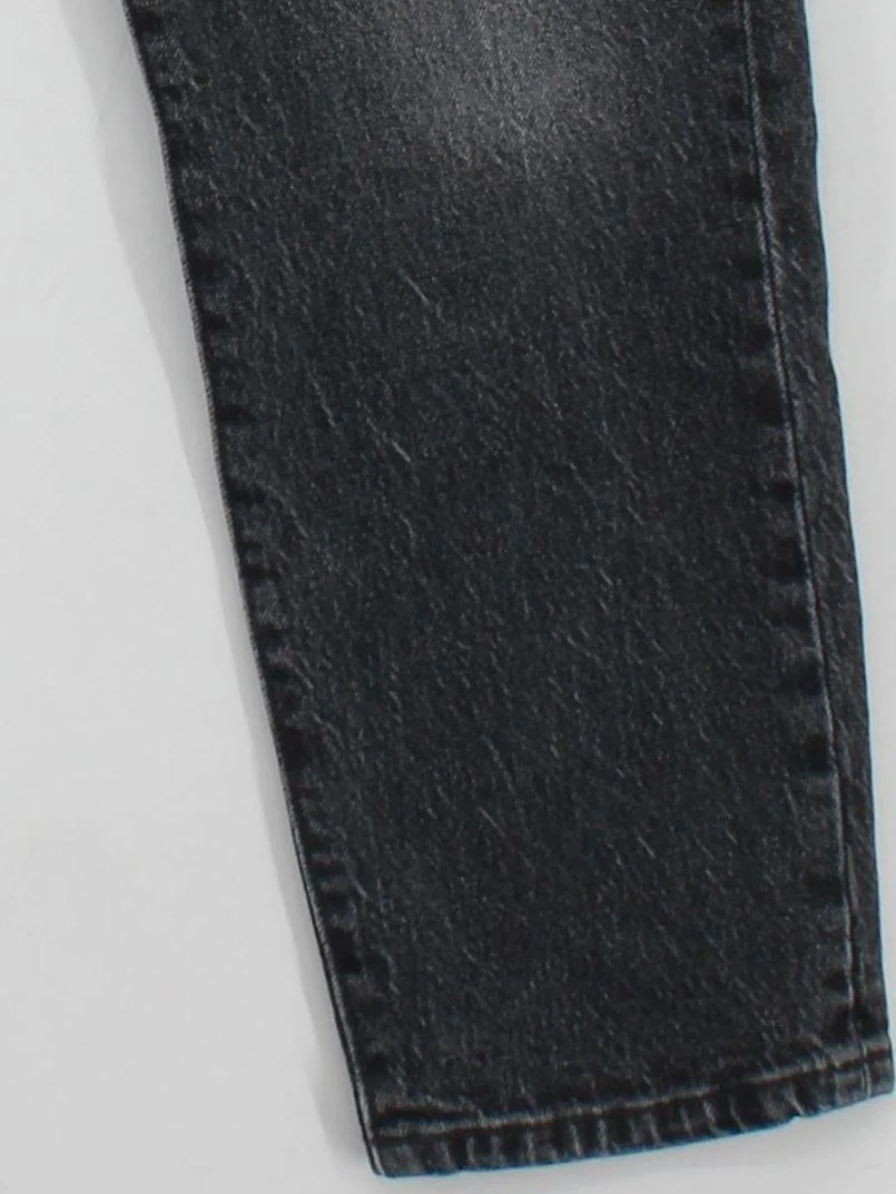 Levi’s Women's Jeans W 26 in; L 28 in Black Cotton with Elastane Mom - Image 4
