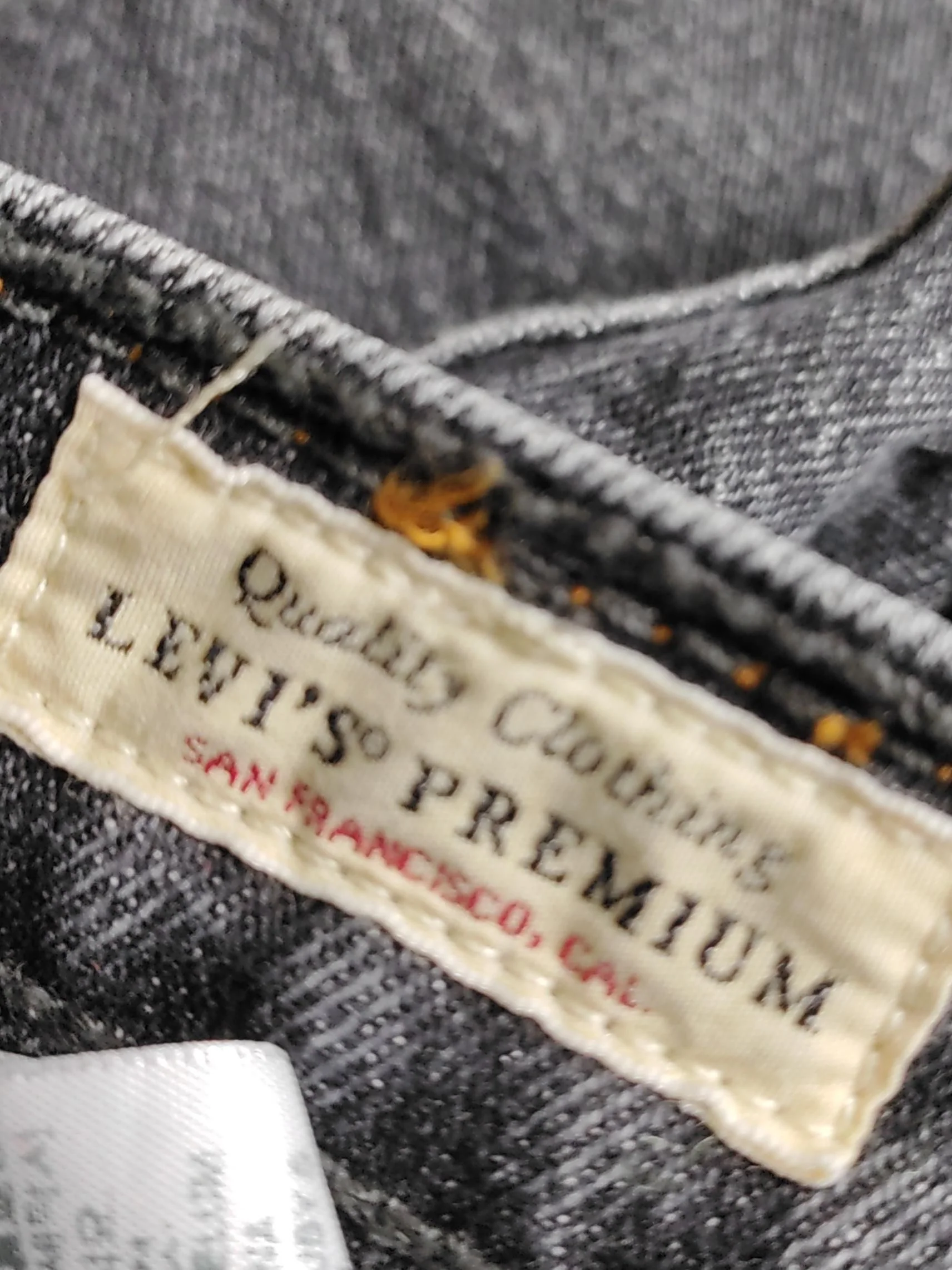 Levi’s Women's Jeans W 26 in; L 28 in Black Cotton with Elastane Mom - Image 5