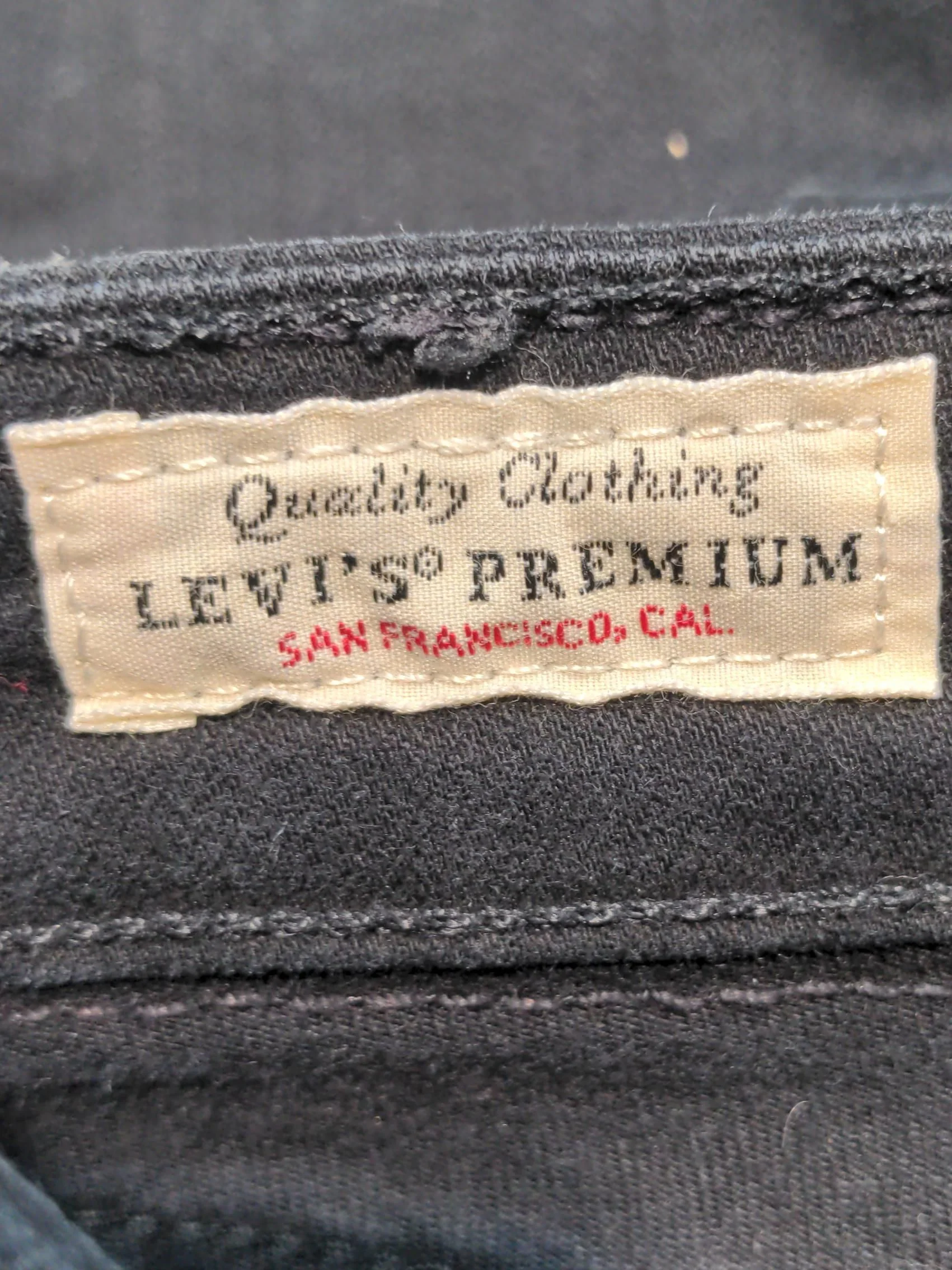 Levi’s Women's Jeans W 27 in Black Cotton - Image 6