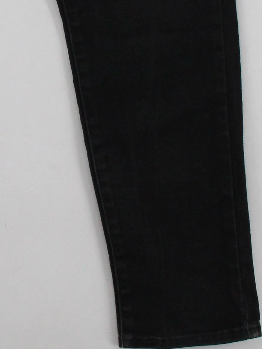 Levi’s Women's Jeans W 28 in Black Cotton - Image 4
