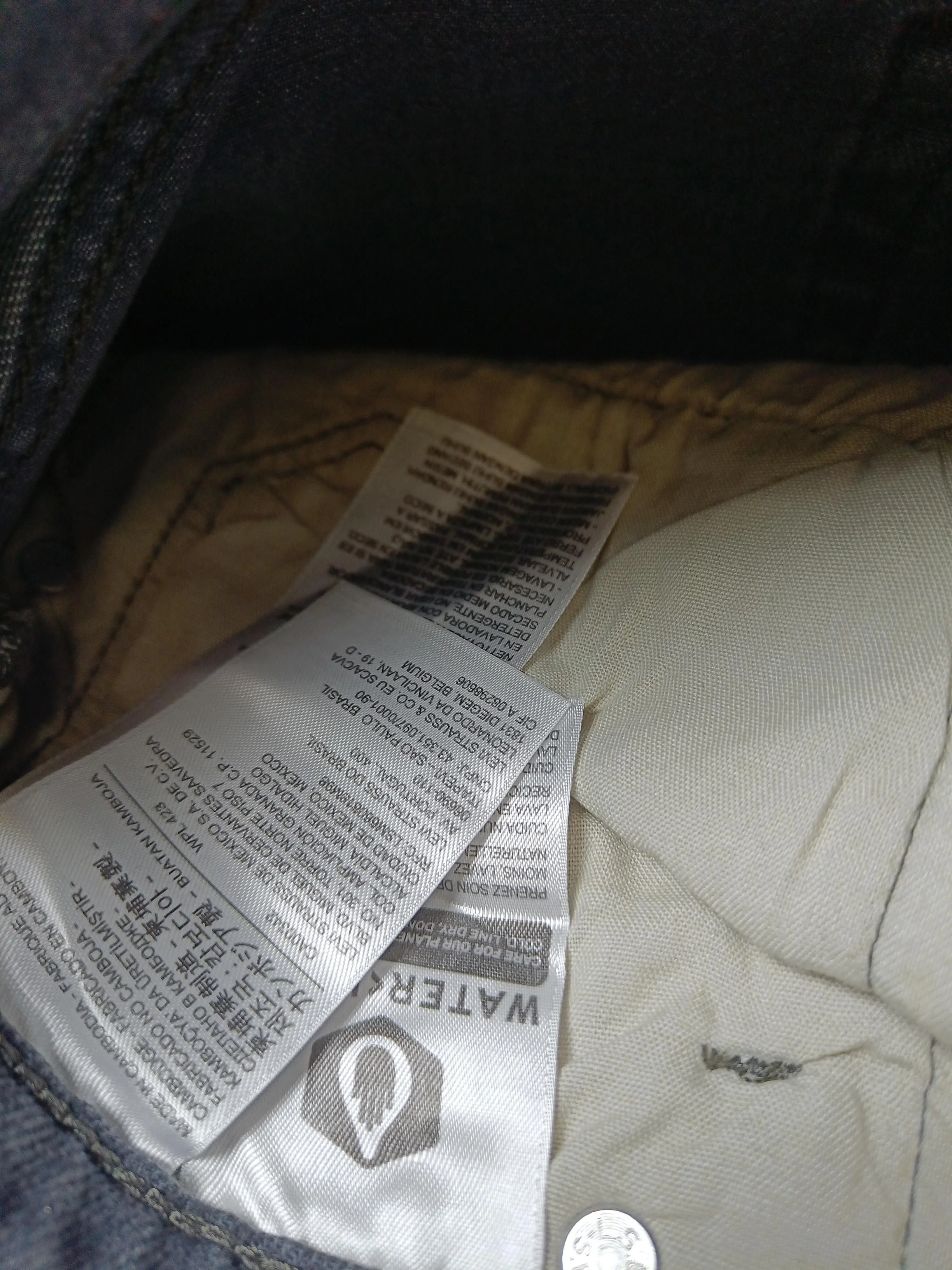 Levi’s Women's Jeans W 28 in Grey Cotton with Elastane Mom - Image 6