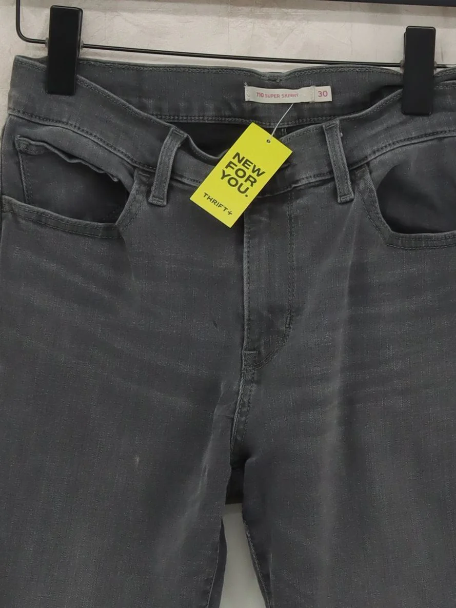 Levi’s Women's Jeans W 30 in Grey Cotton - Image 3
