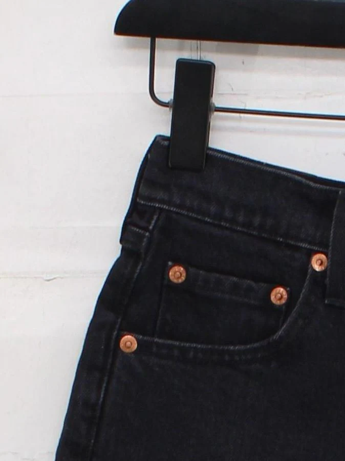 Levi’s Women's Shorts W 26 in Black Cotton with Elastane Cut-Off - Image 4