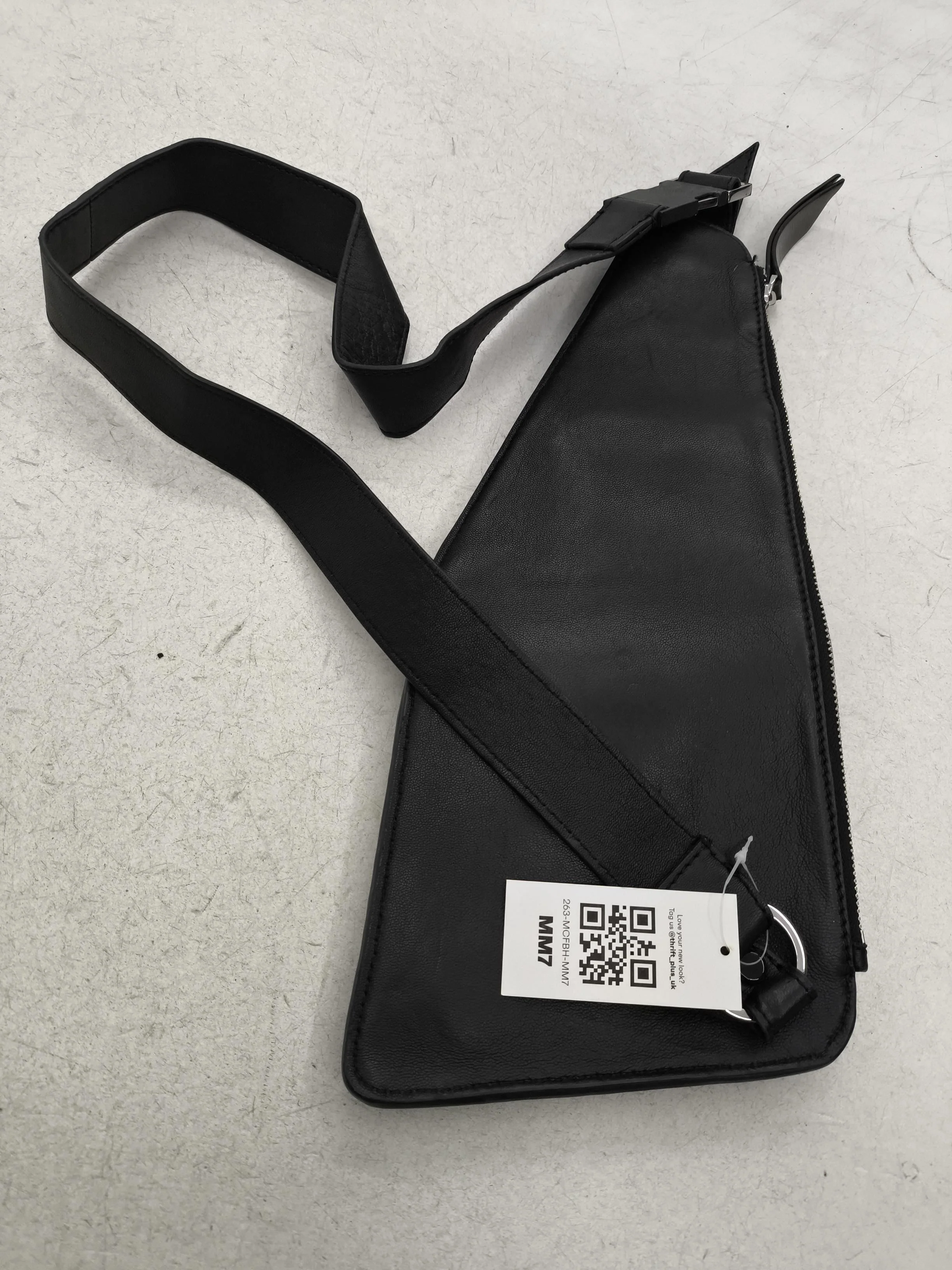 Liebeskind Men's Bag Black 100% Leather Belt Bag & Waist Pack - Image 2
