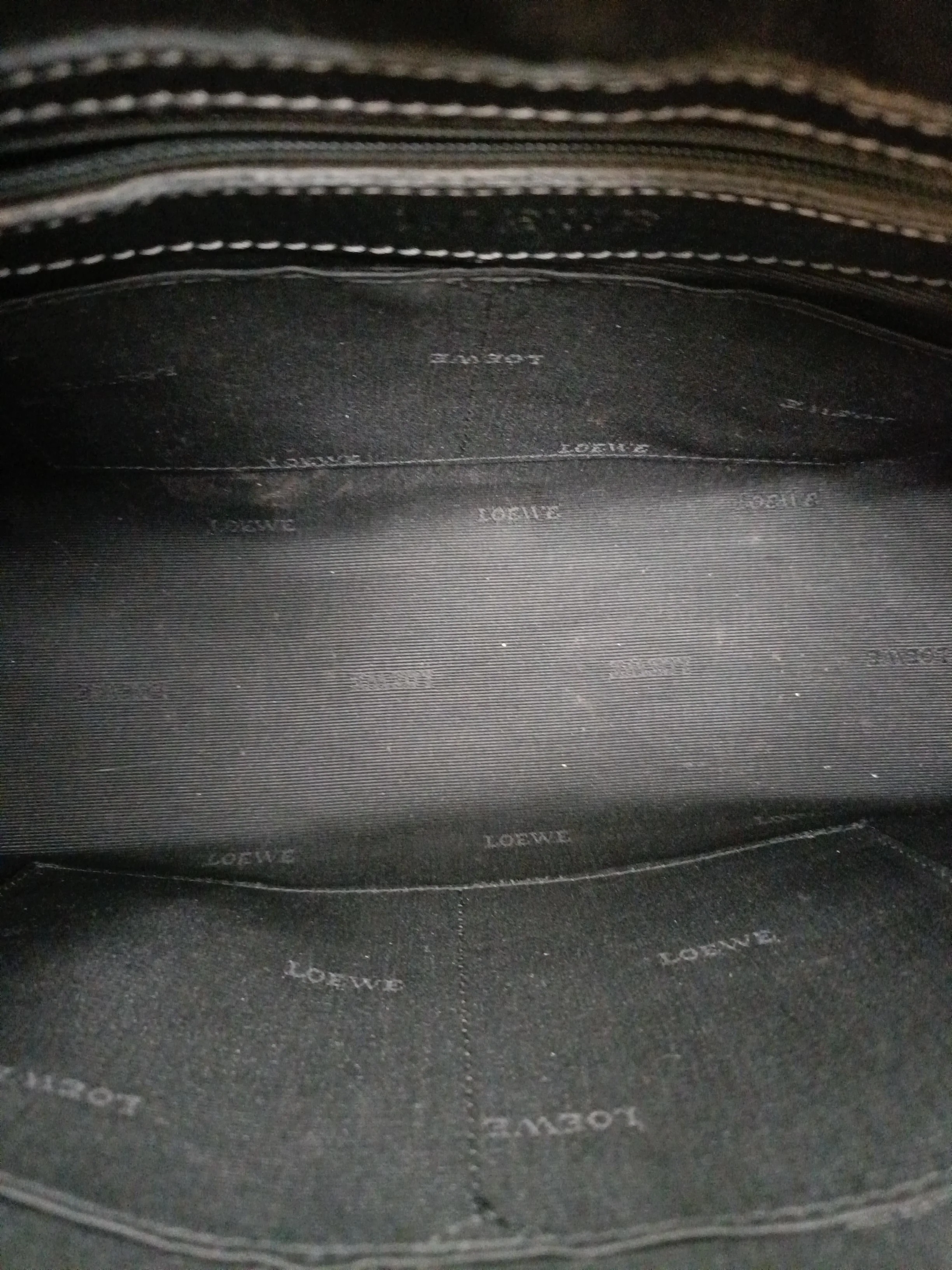 Loewe Women's Bag Black 100% Leather Shoulder Bag - Image 4