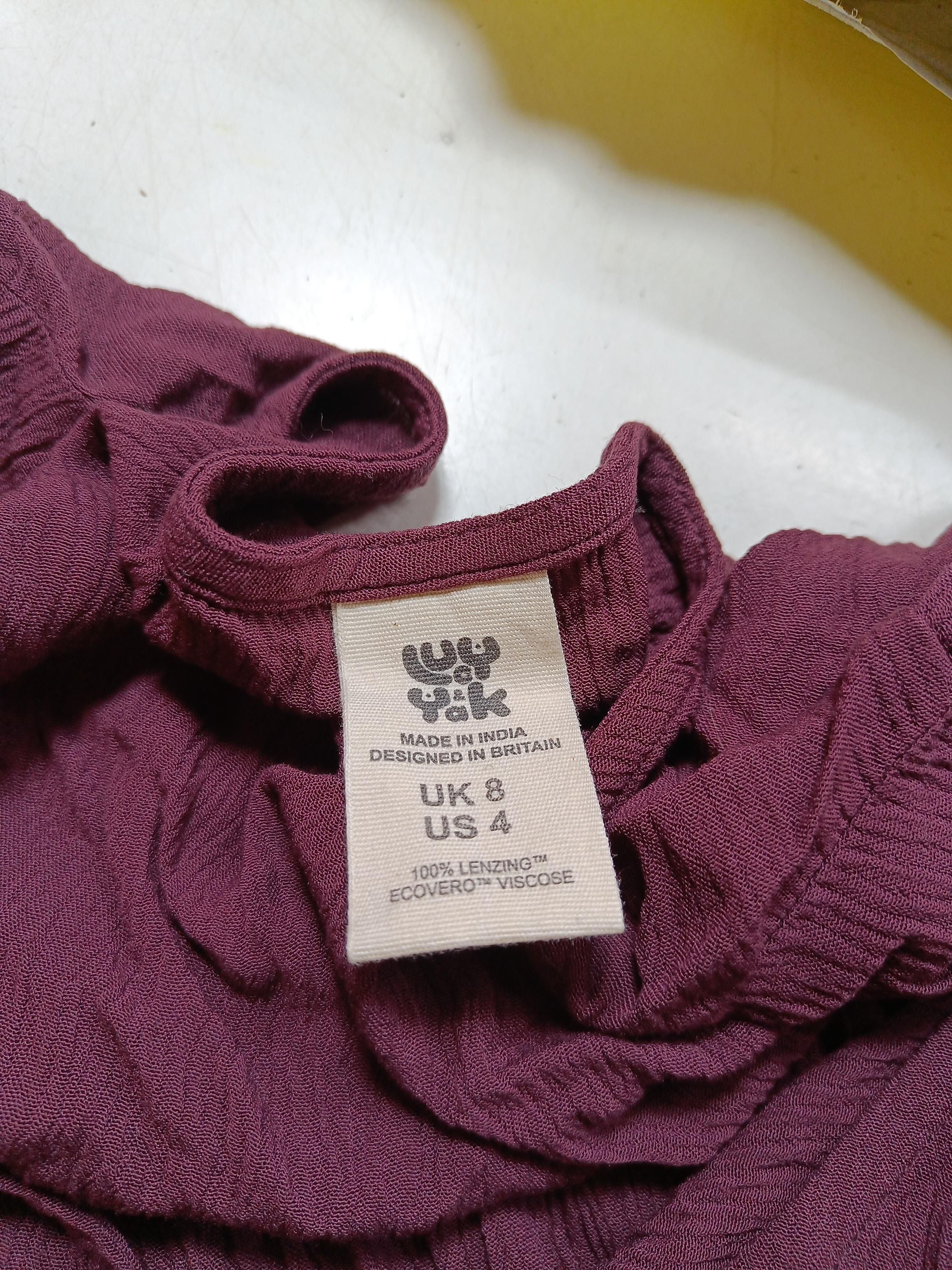 Lucy & Yak Women's Top UK 8 Red 100% Viscose Long Sleeve V-Neck Cropped - Image 5