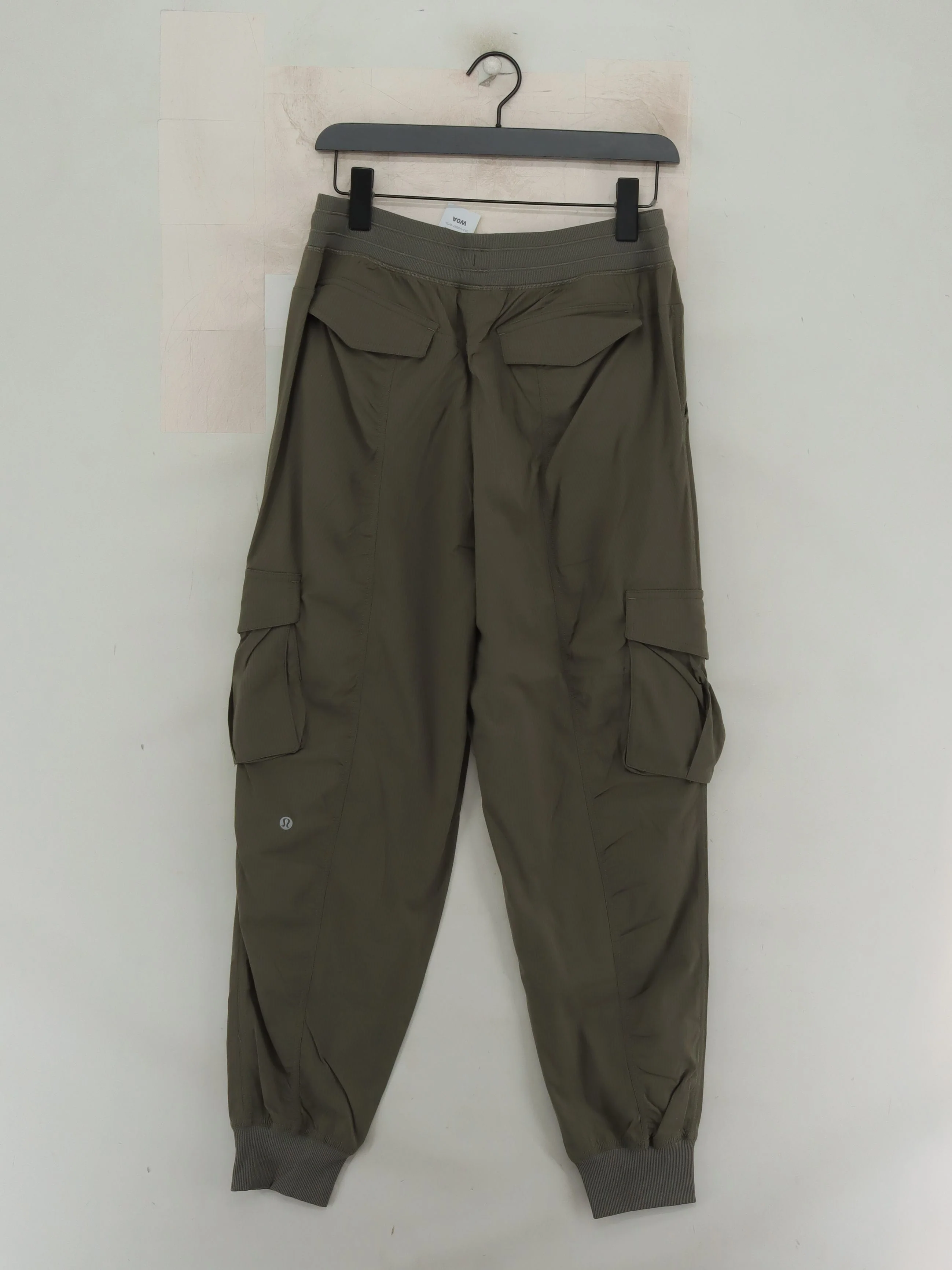 Lululemon Men's Sports Bottoms M Green Nylon with Elastane Tapered Sweatpants - Image 2