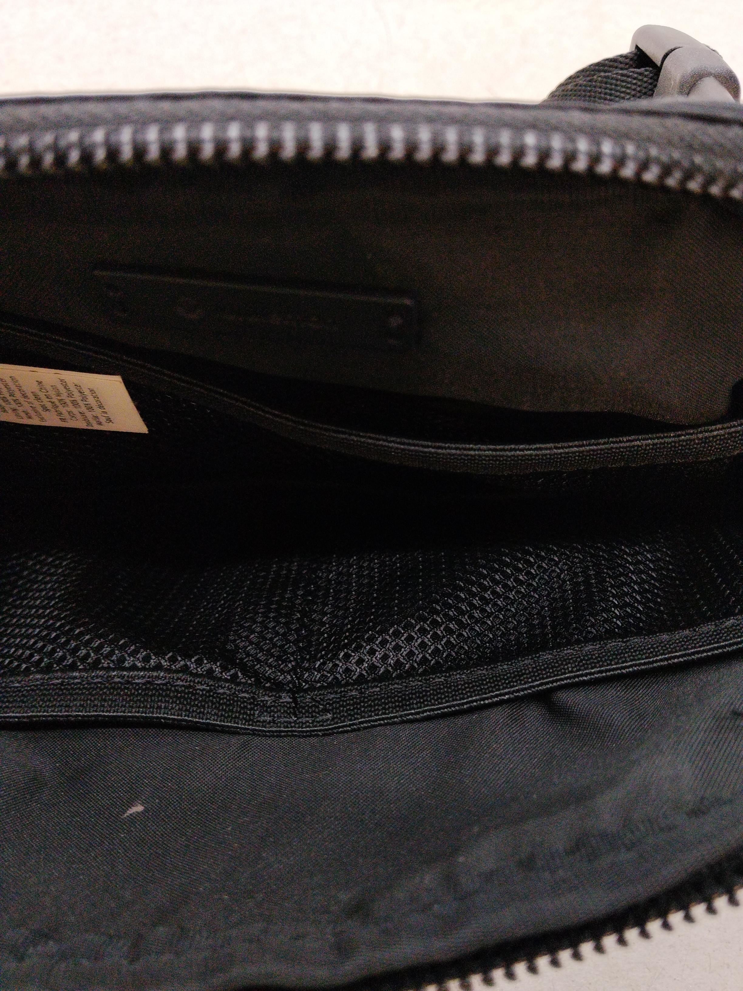 Lululemon Women's Bag Black Polyester with Nylon Belt Bag & Waist Pack - Image 4
