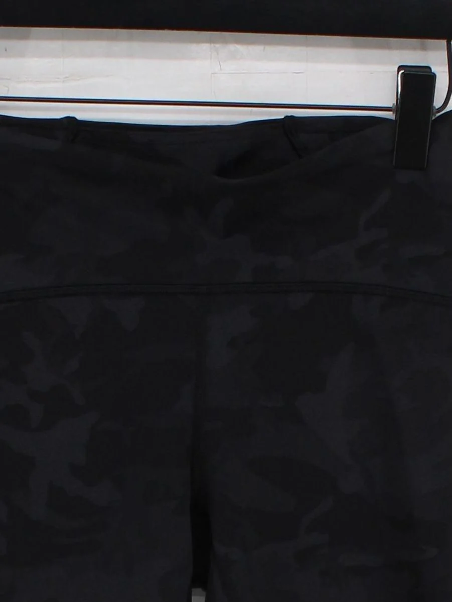 Lululemon Women's Leggings UK 12 Black Camo Nylon with Elastane Cropped - Image 3