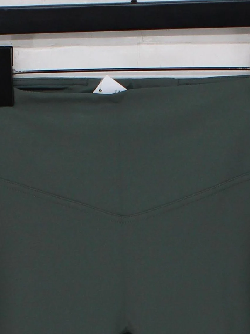 Lululemon Women's Leggings UK 8 Green Nylon with Elastane Capri - Image 3