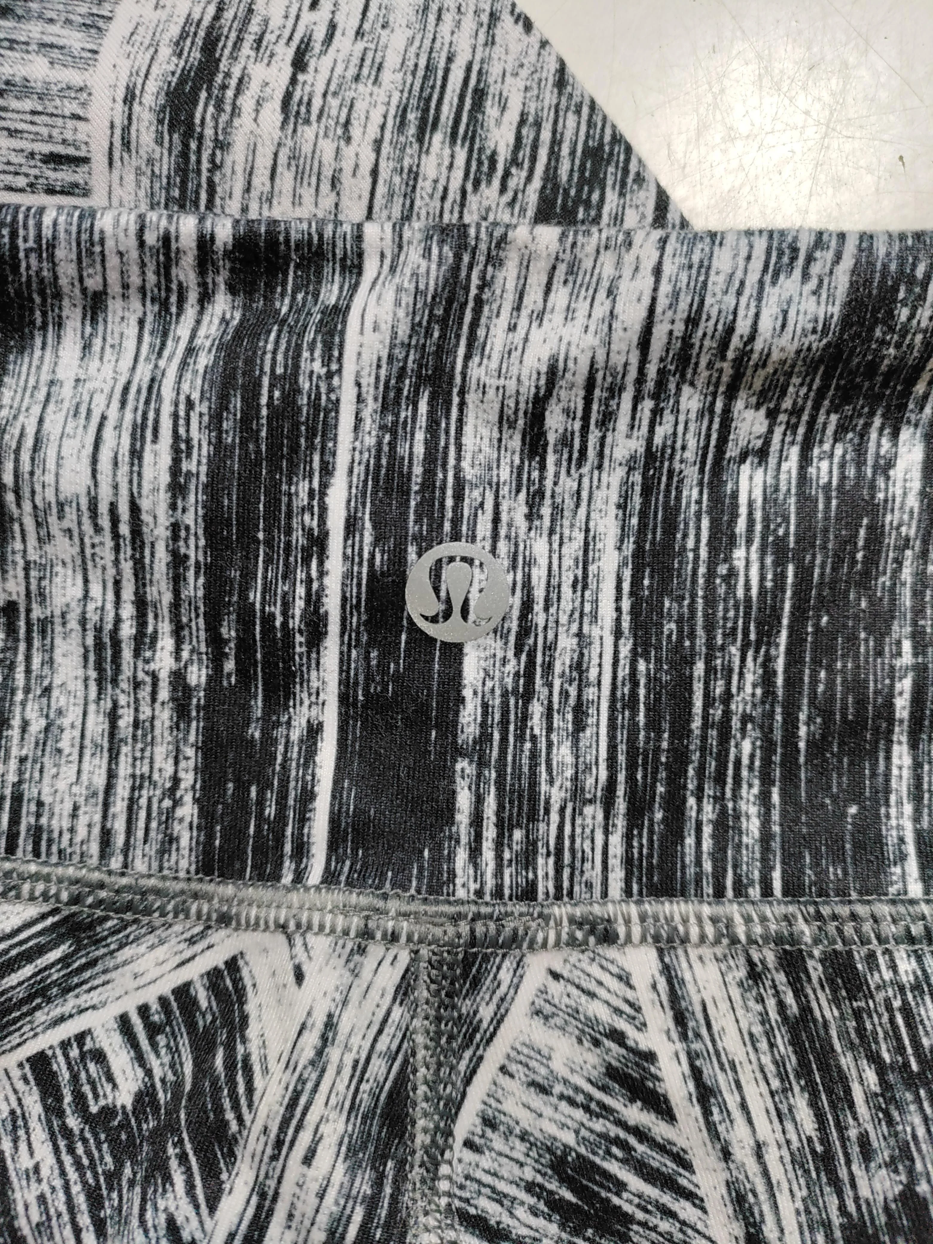 Lululemon Women's Leggings UK 8 Multi Graphic Polyester with Spandex Capri - Image 5