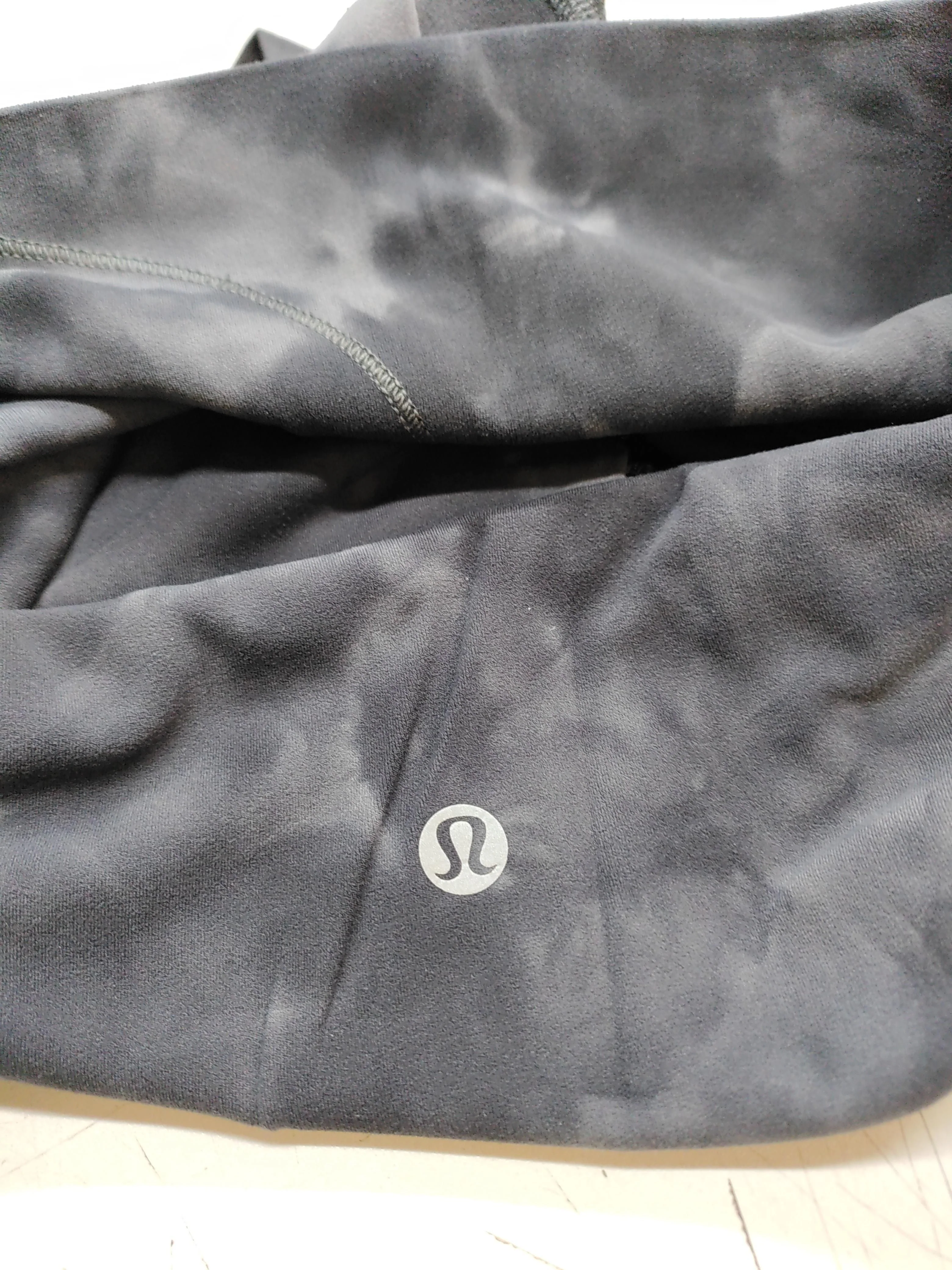 Lululemon Women's Shorts XS Grey Nylon with Elastane Cut-Off - Image 6