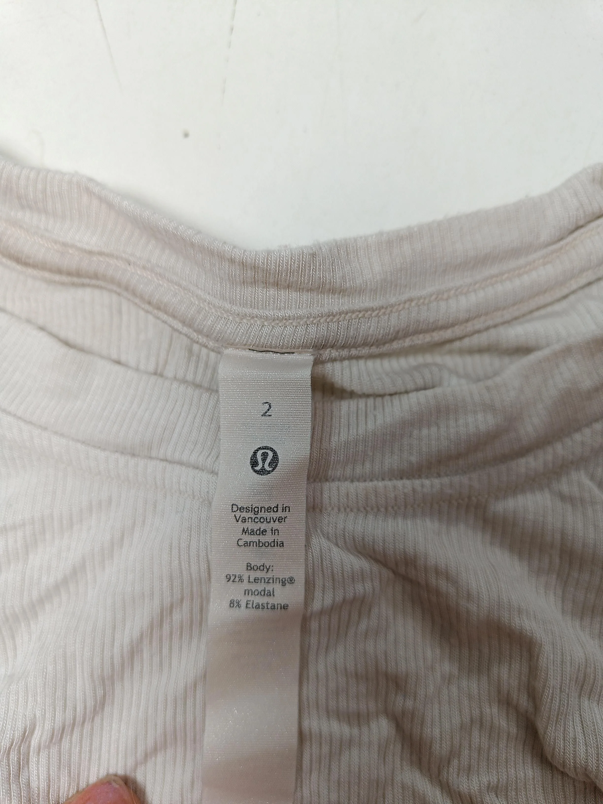 Lululemon Women's T-Shirt UK 6 Cream Lyocell Modal with Elastane Basic - Image 6