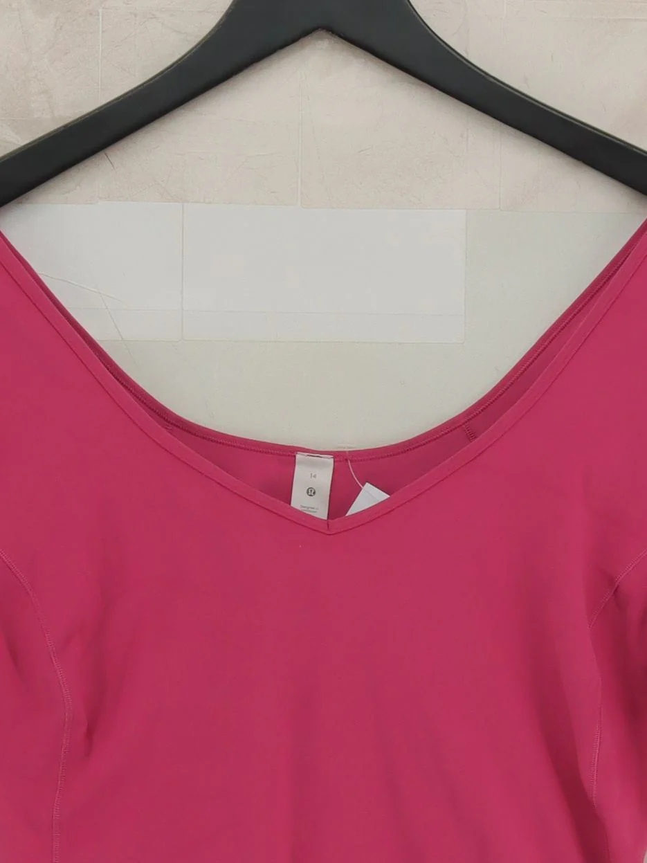 Lululemon Women's Top UK 14 Pink Nylon with Spandex Short Sleeve V-Neck Cropped - Image 3