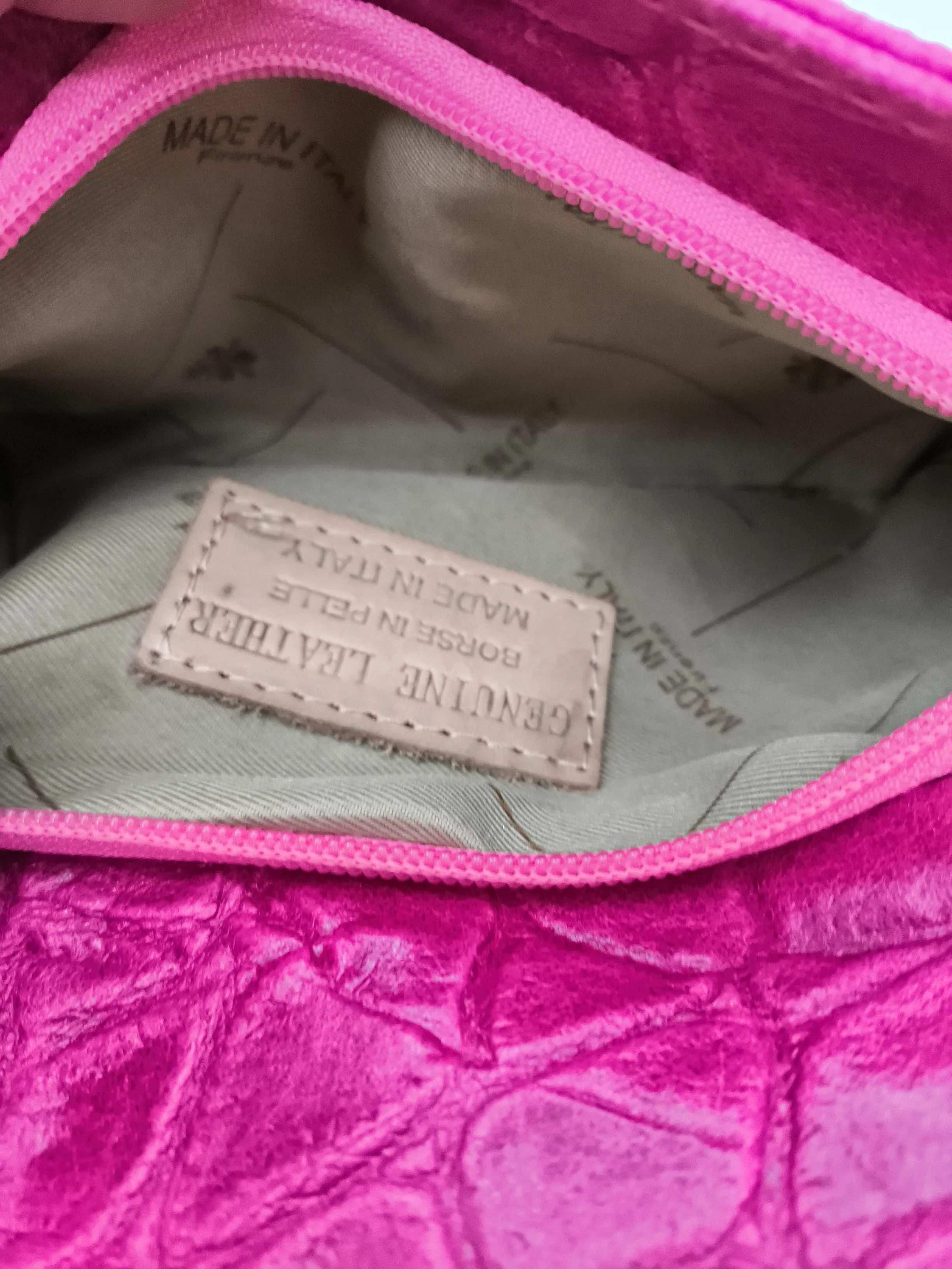 Made In Italy Women's Bag Pink Animal Print 100% Leather Crossbody - Image 4