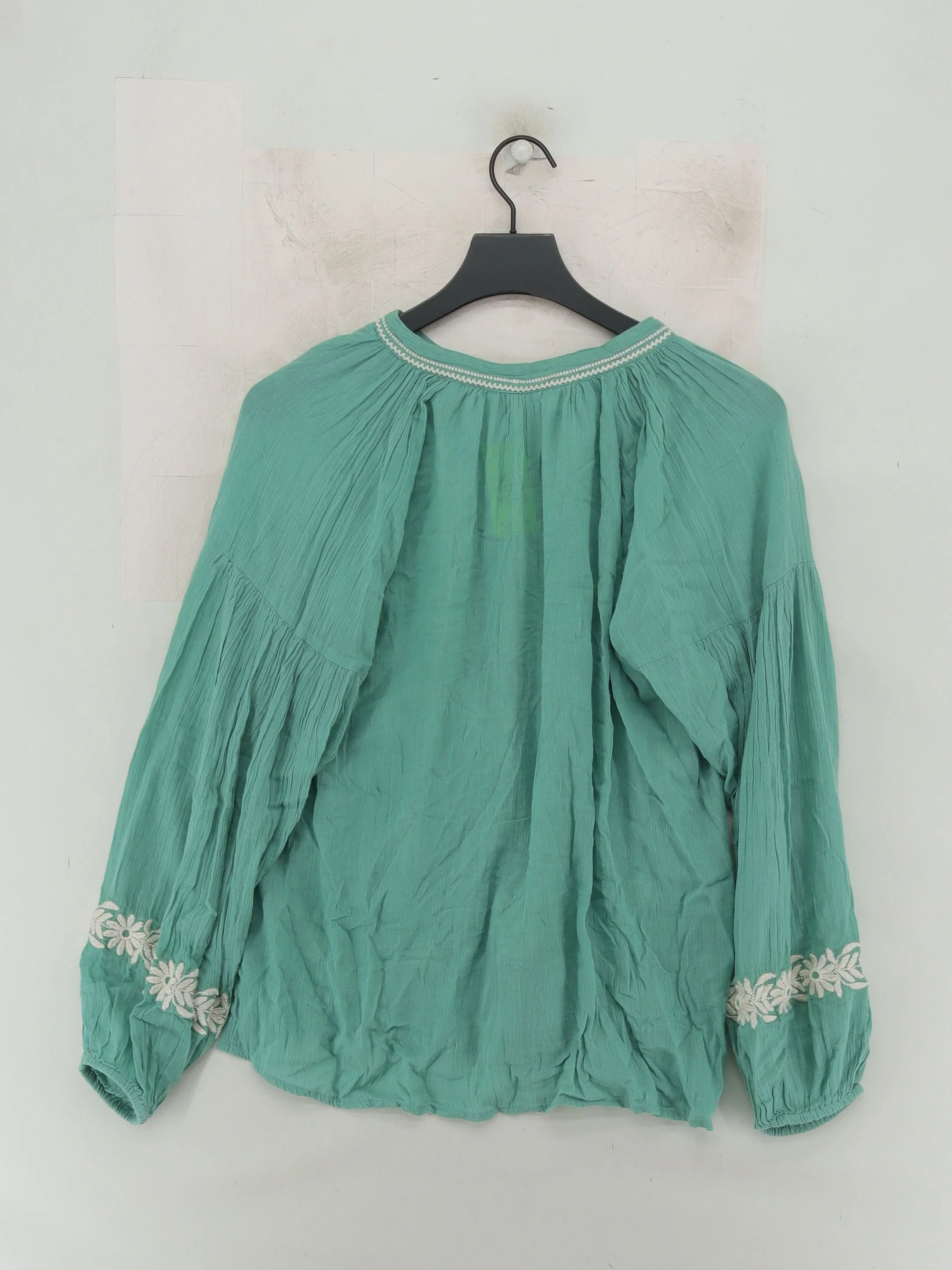 MAISON HOTEL Women's Top M Green Floral 100% Cotton Long Sleeve V-Neck Basic - Image 2