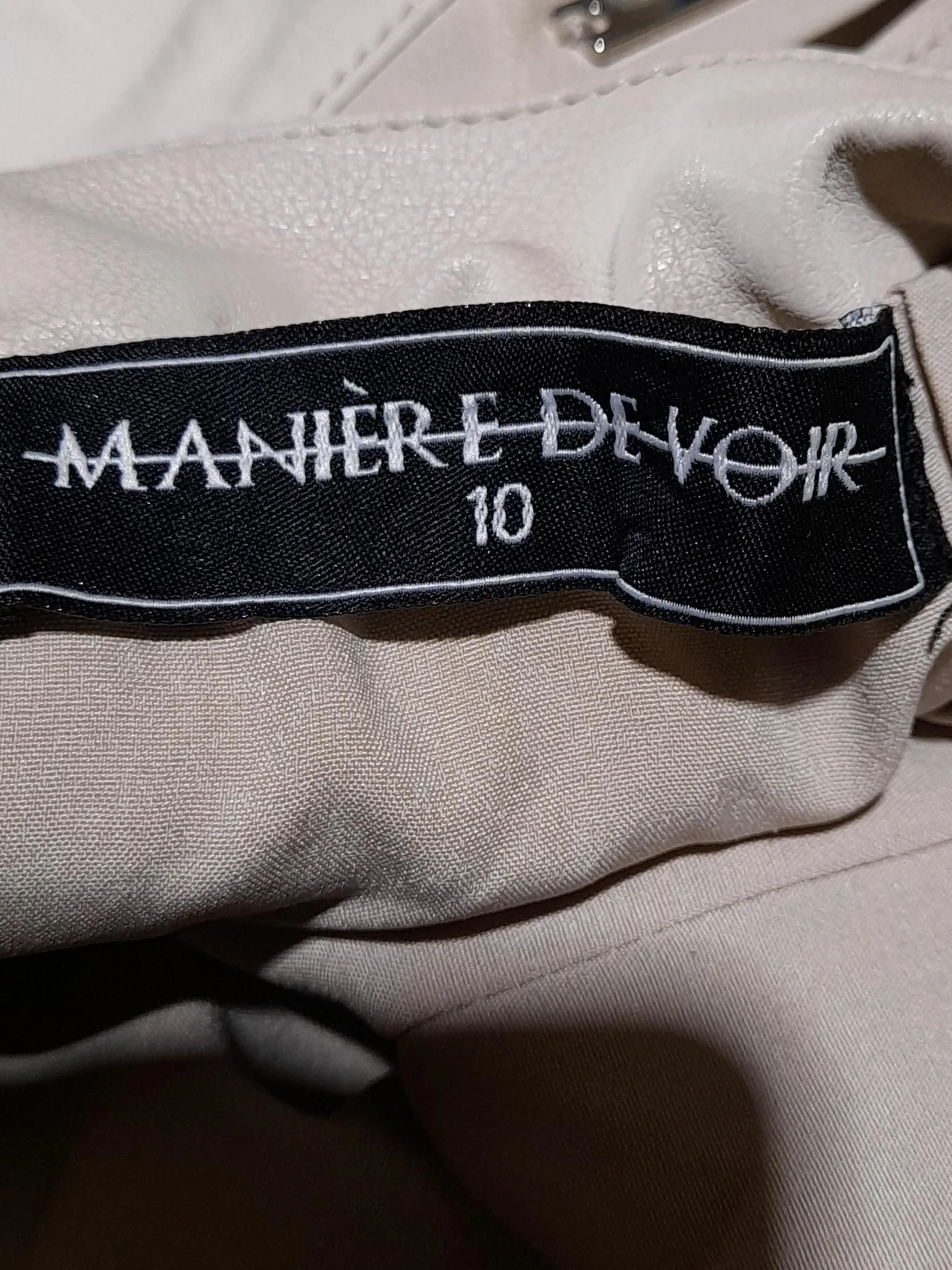 Maniere De Voir Women's Mini Skirt UK 10 Cream Faux Leather - Image 5