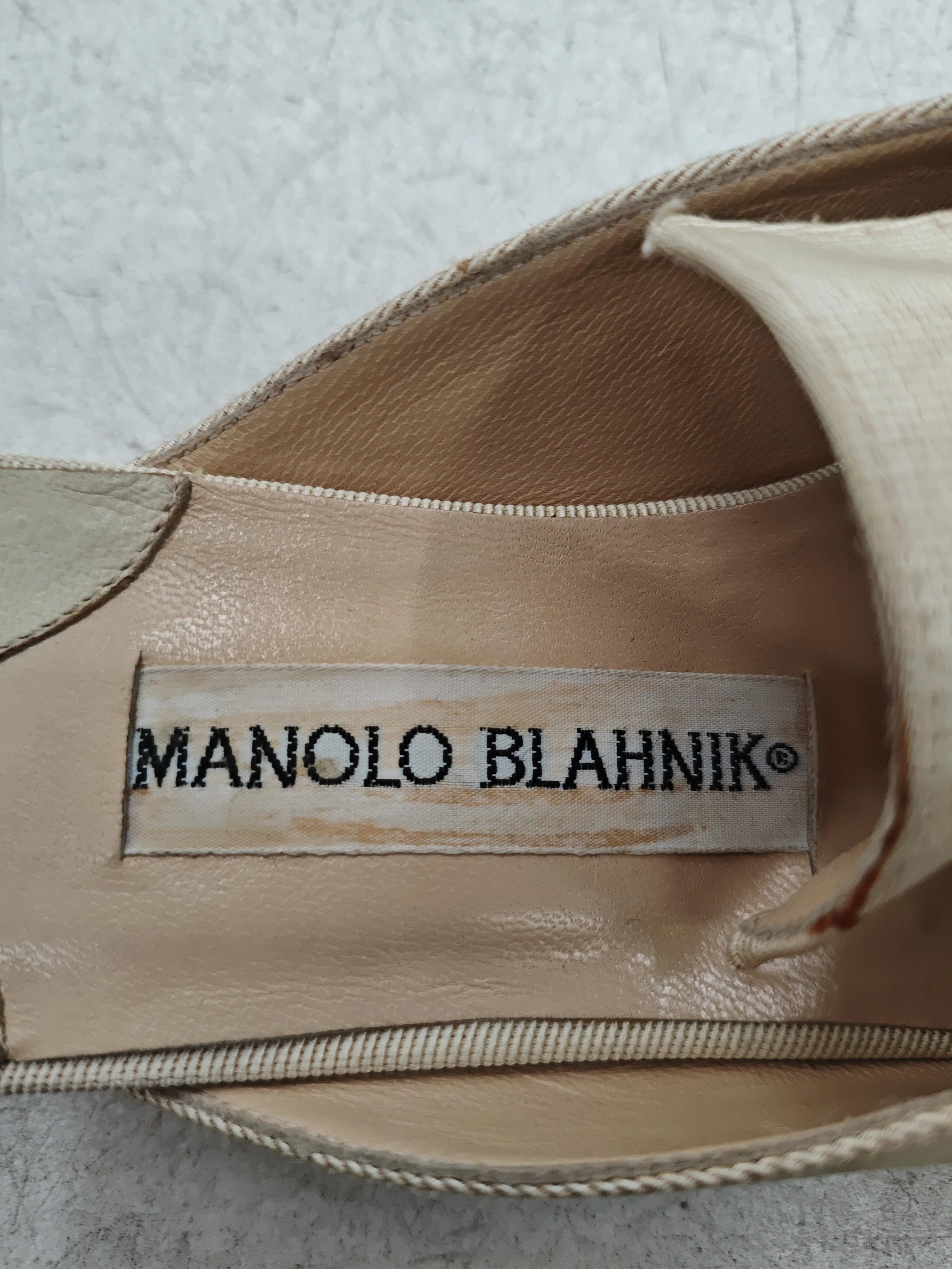 Manolo Blahnik Women's Flat Shoes UK 4 Cream Other with Leather Slider - Image 9