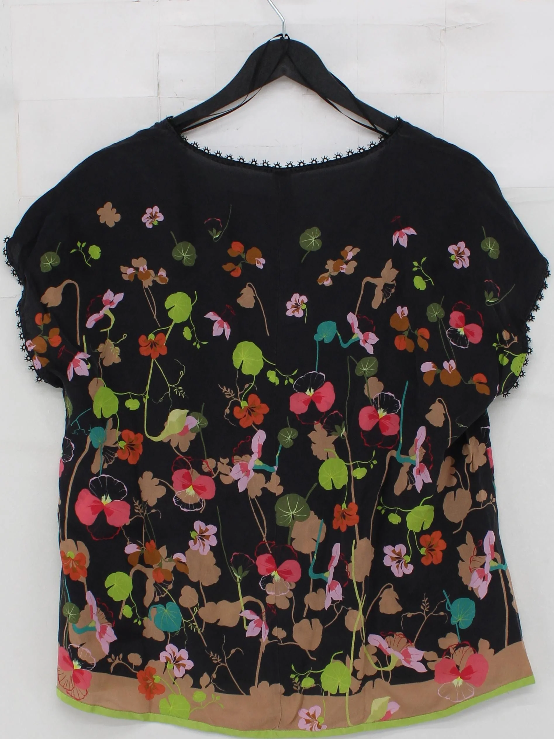 Marc Cain Women's Top M Black Floral 100% Silk Short Sleeve V-Neck Basic - Image 2