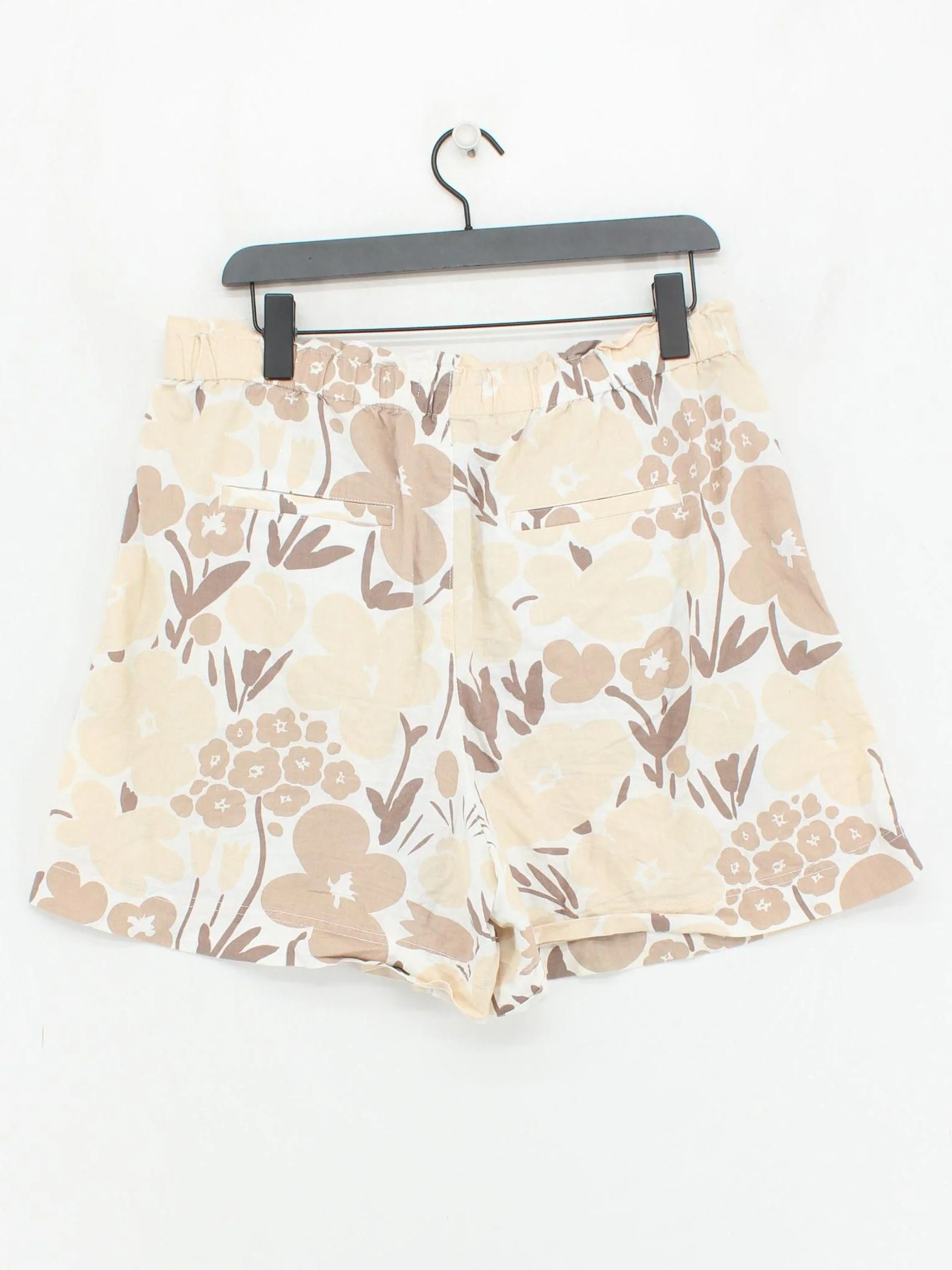 Marimekko And Uniqlo Women's Shorts L Cream Floral Cotton with Linen Mom - Image 2
