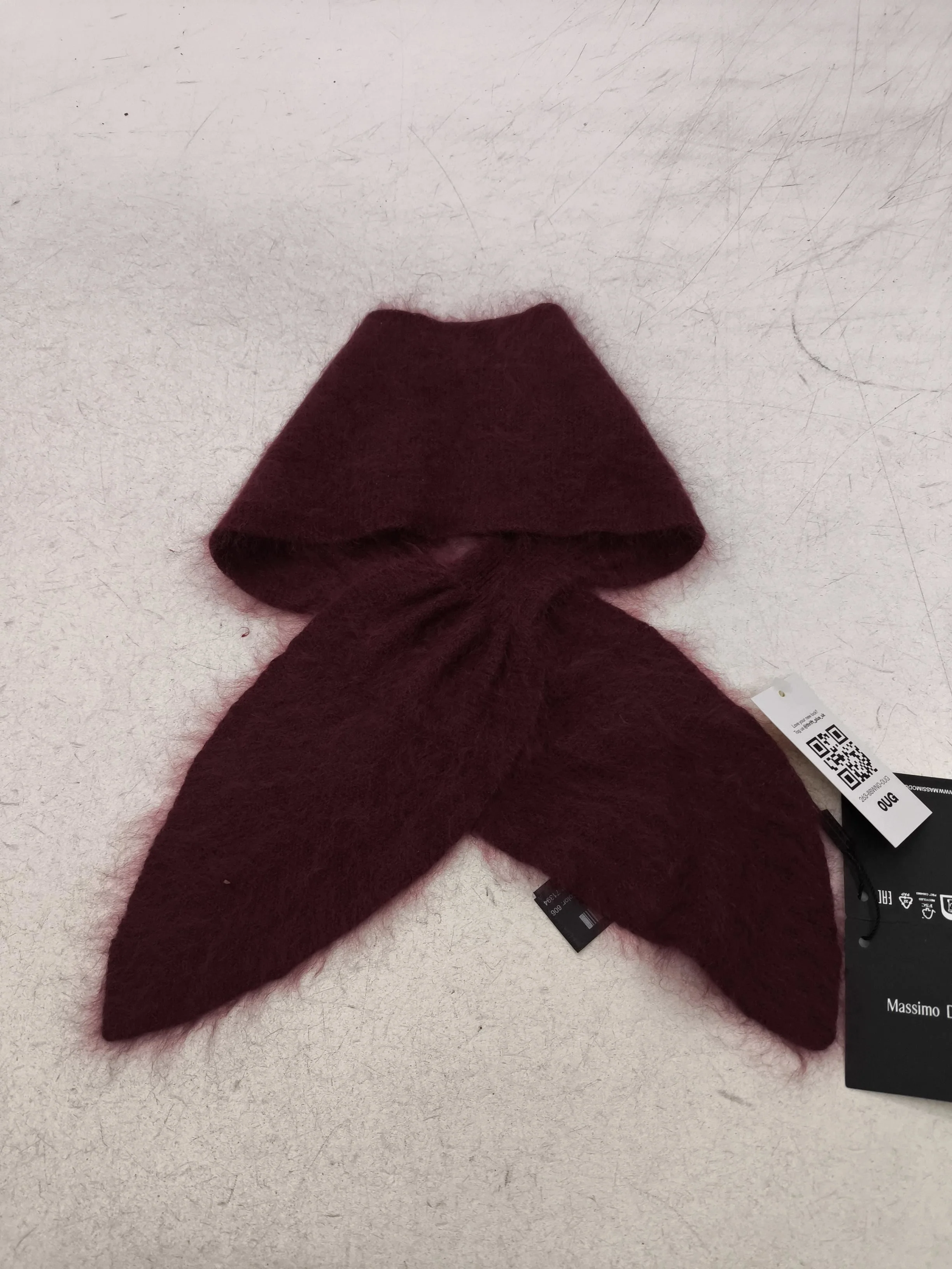 Massimo Dutti Men's Scarf Red 100% Cashmere Scarf New with tags - Image 2