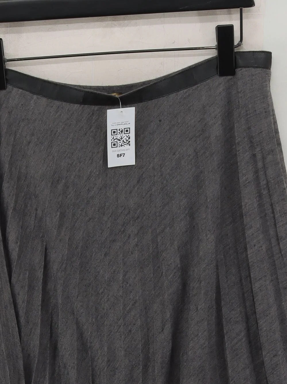 Massimo Dutti Women's Mini Skirt L Grey 100% Polyester Short Mini - Image 3